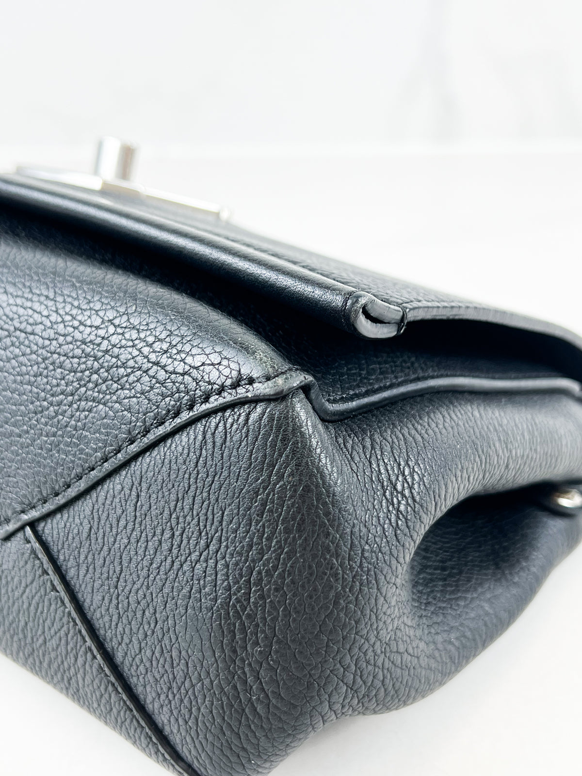 Louis Vuitton Lock me Satchel Chain Bag