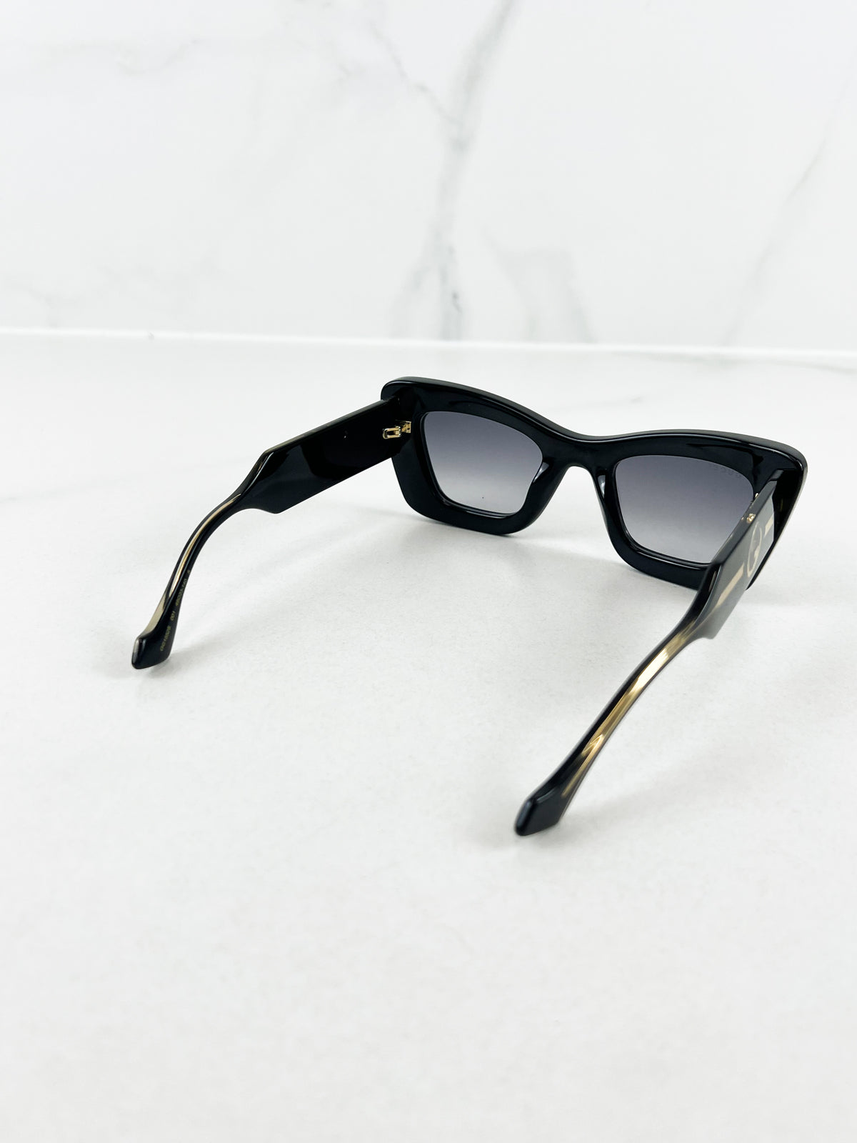 Gucci GG Cat Eye Black Sunglasses GG1552S