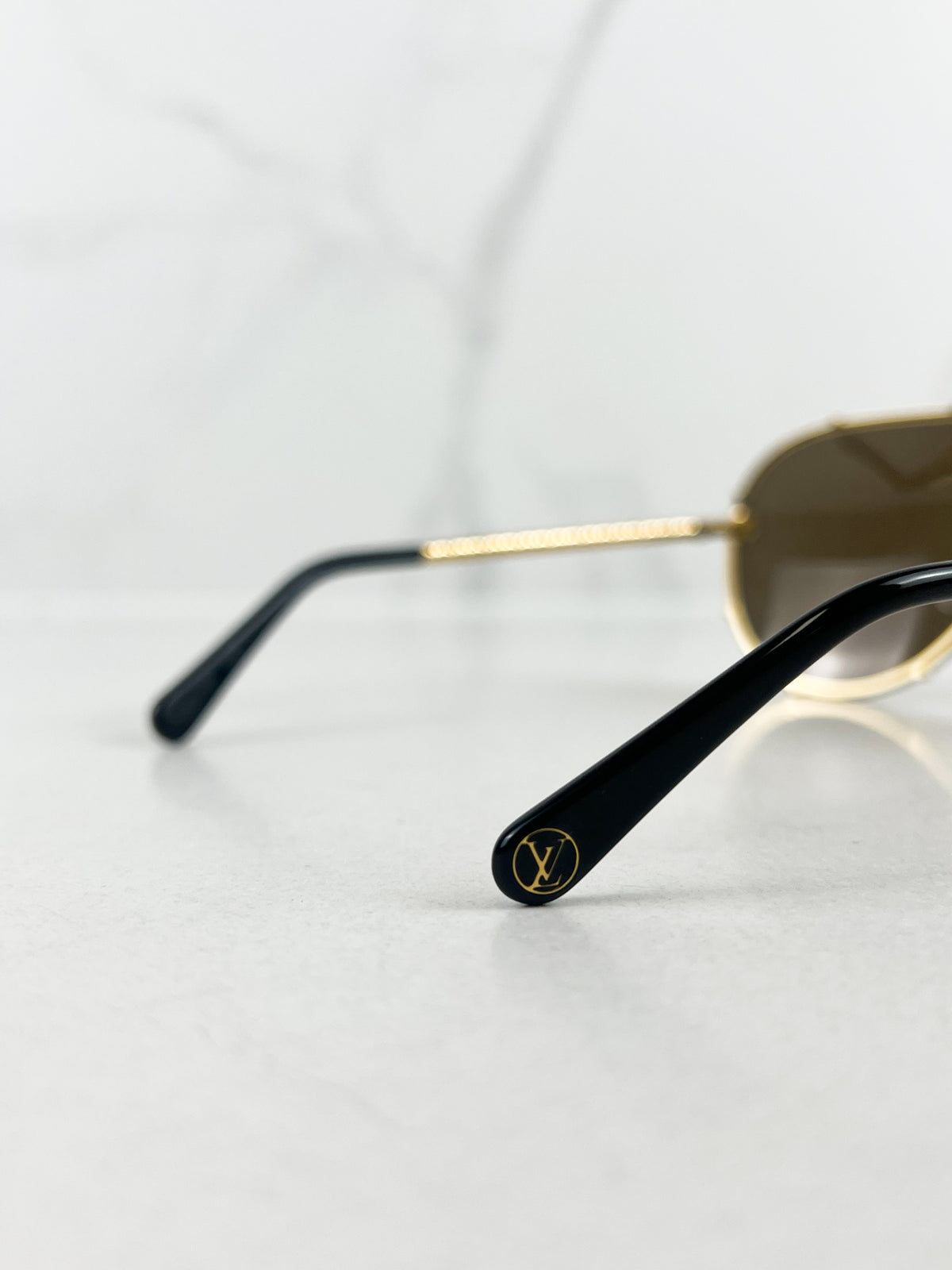 Louis Vuitton Drive Gold Tone Sunglasses RG0188