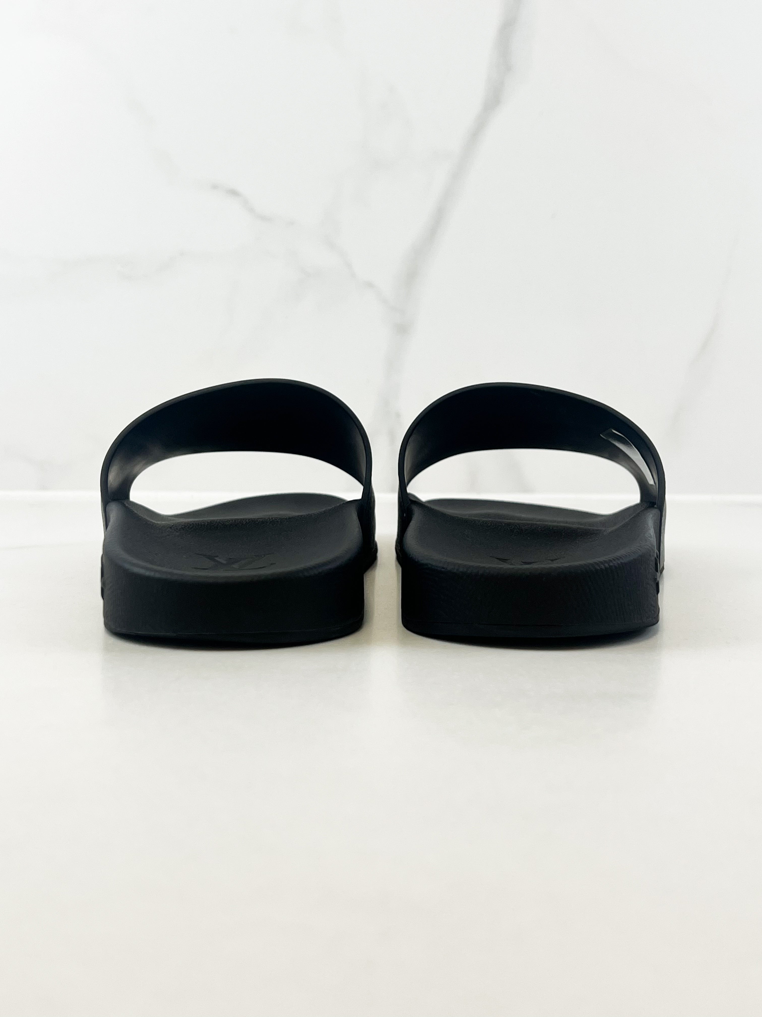 Louis Vuitton Men's Pool Slides Size 9