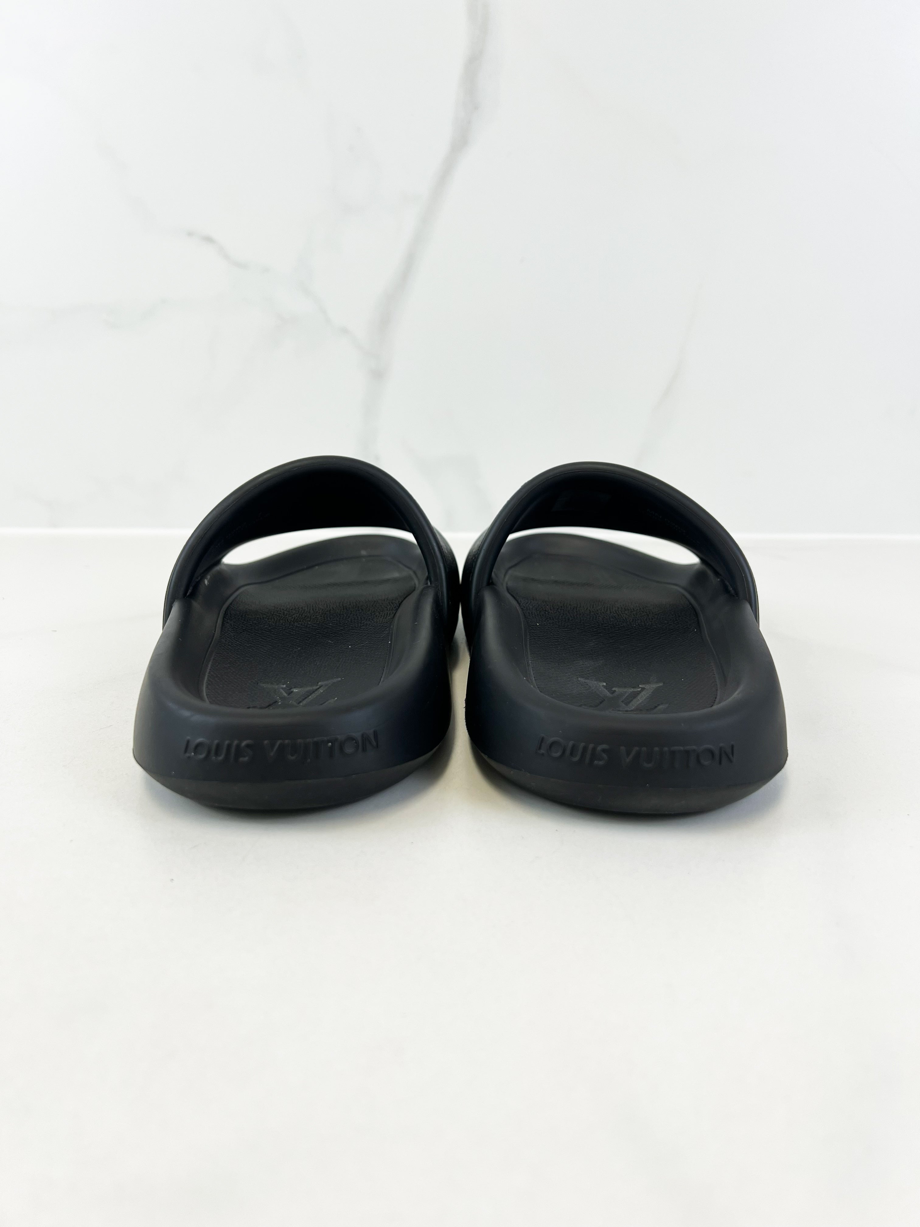 Louis Vuitton Men's Pool Slides Size 7