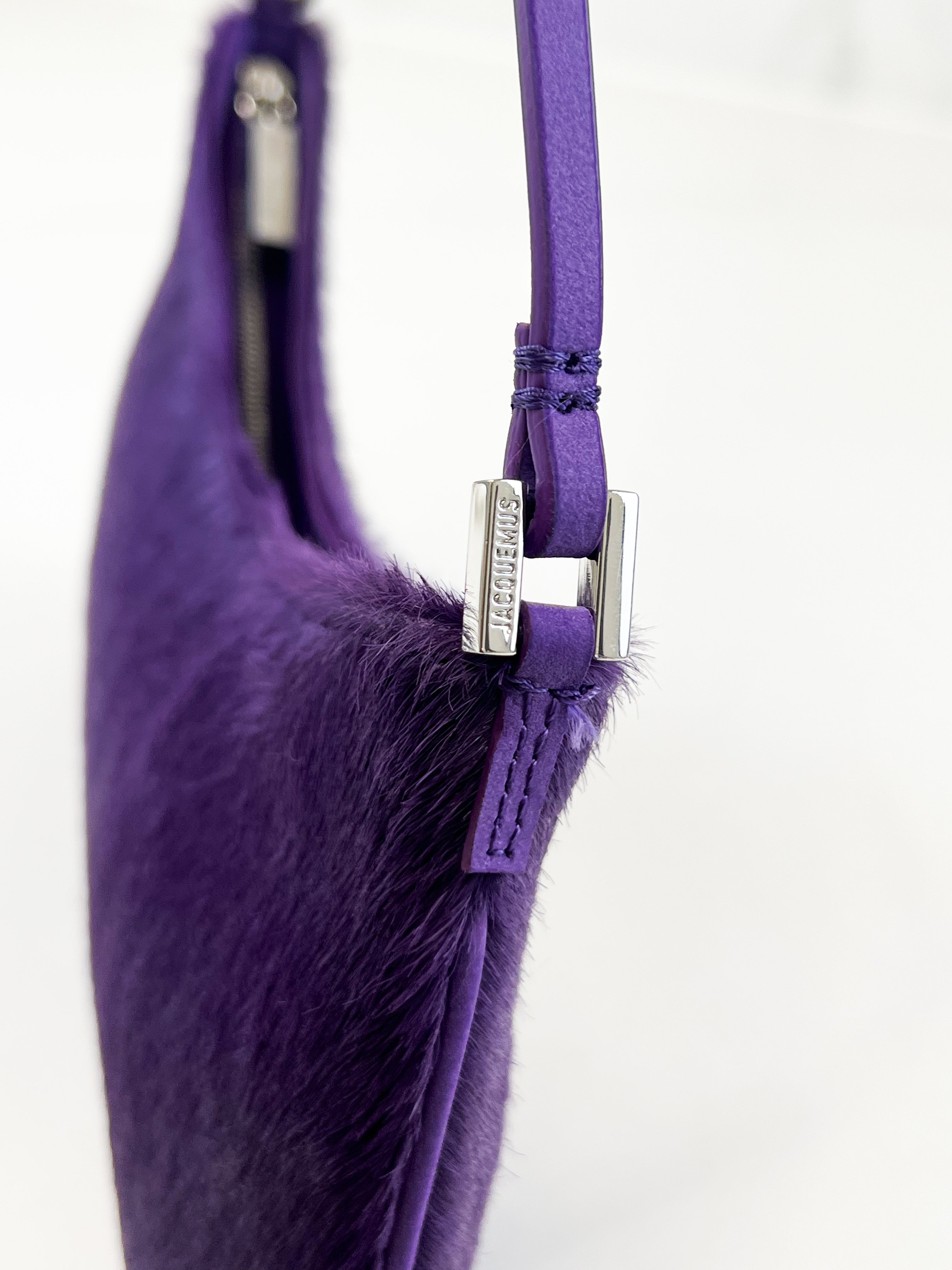 Jacquemus The Bisou Perle Shoulder Bag in Purple