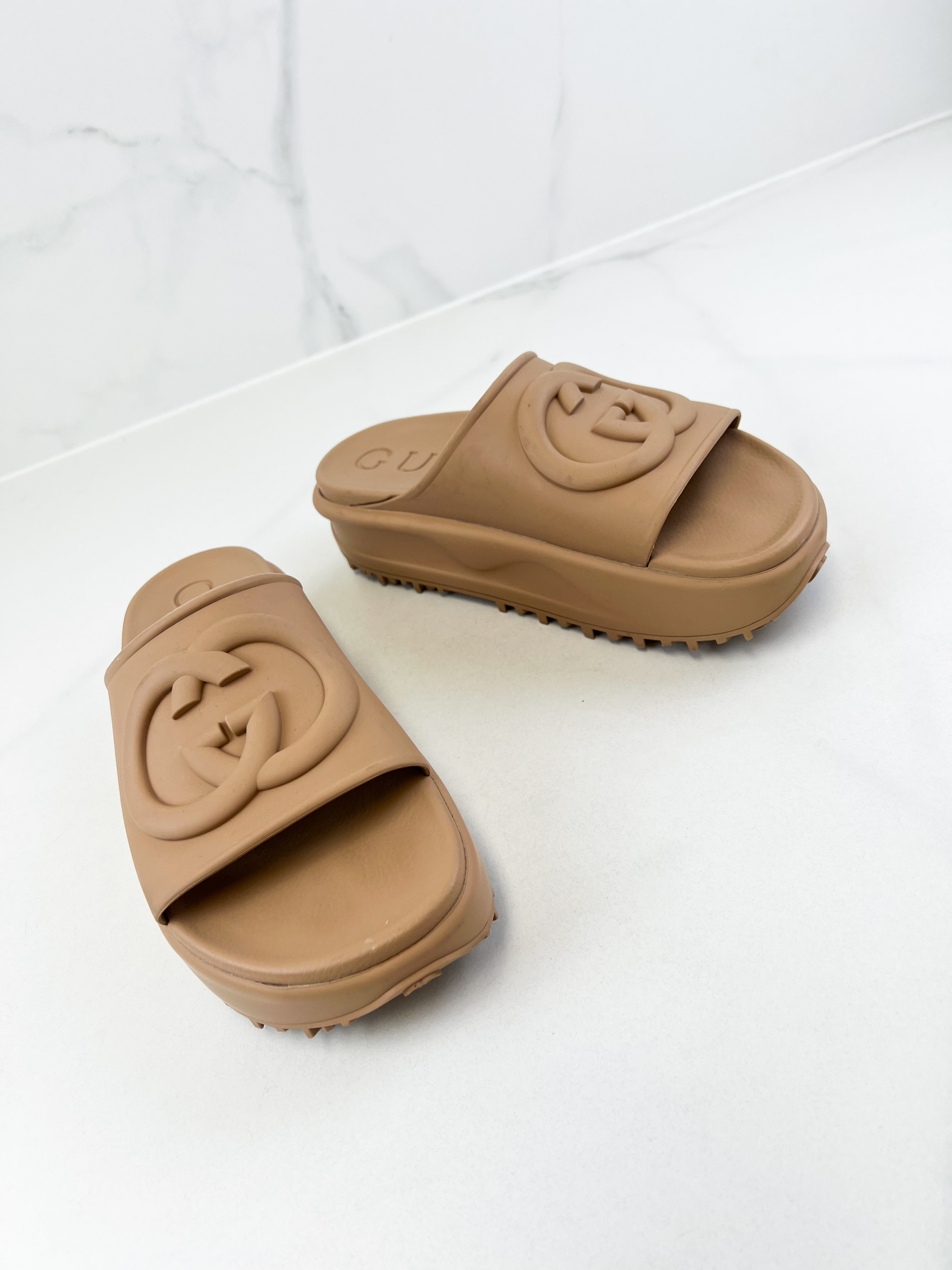 Gucci GG Rubber Platform Slides Size 40