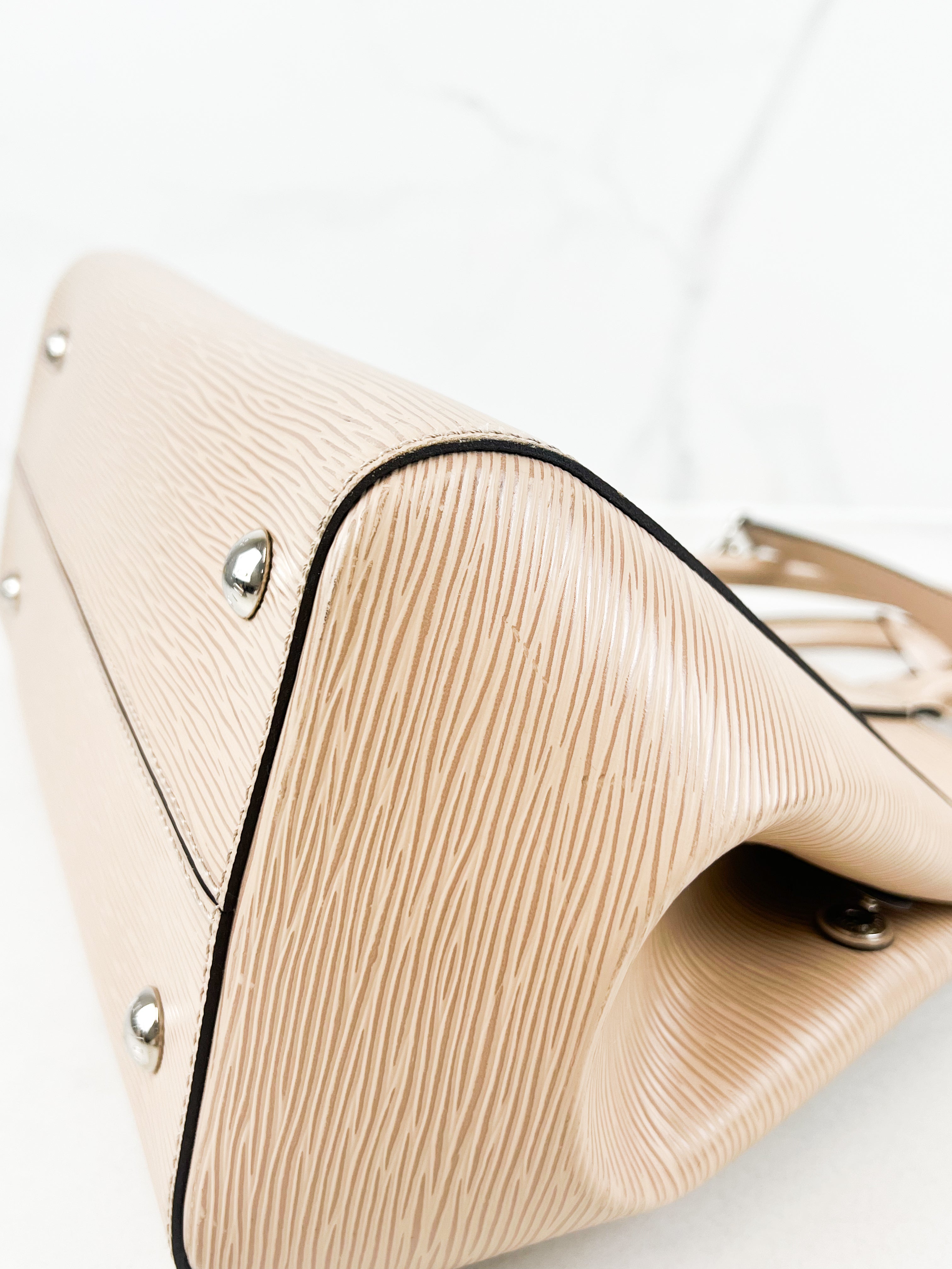 Louis Vuitton Marly MM Bag in Dune Epi Leather
