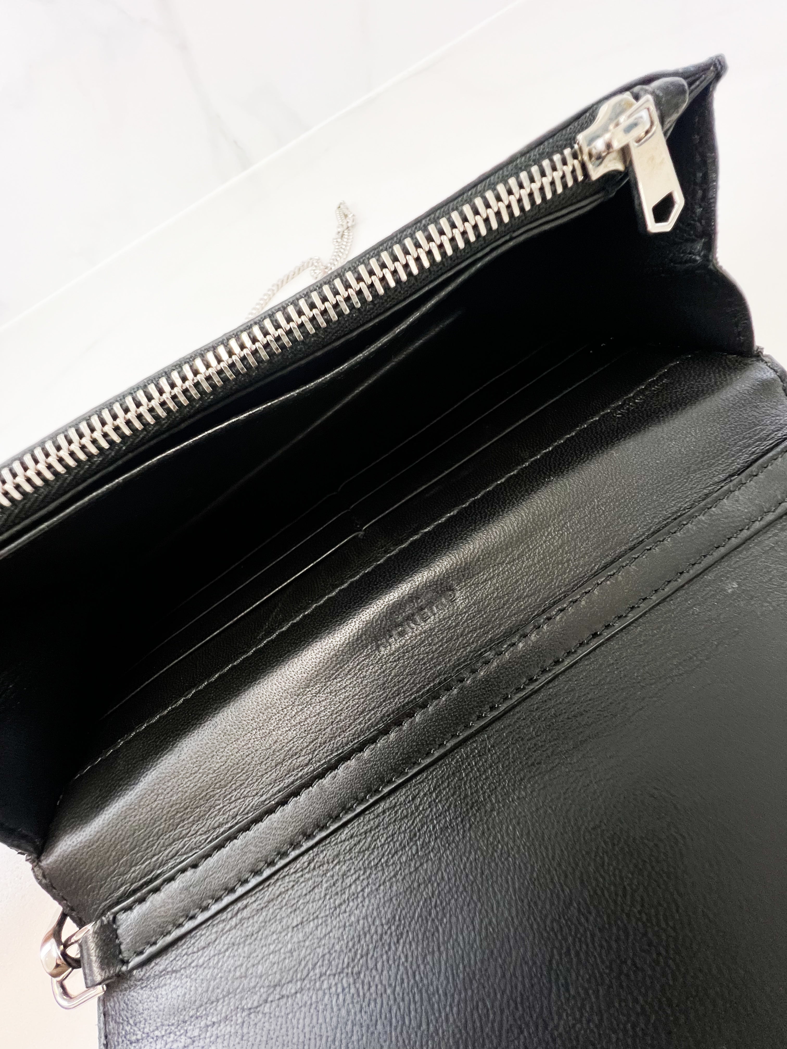 Givenchy Pandora Wallet on Chain