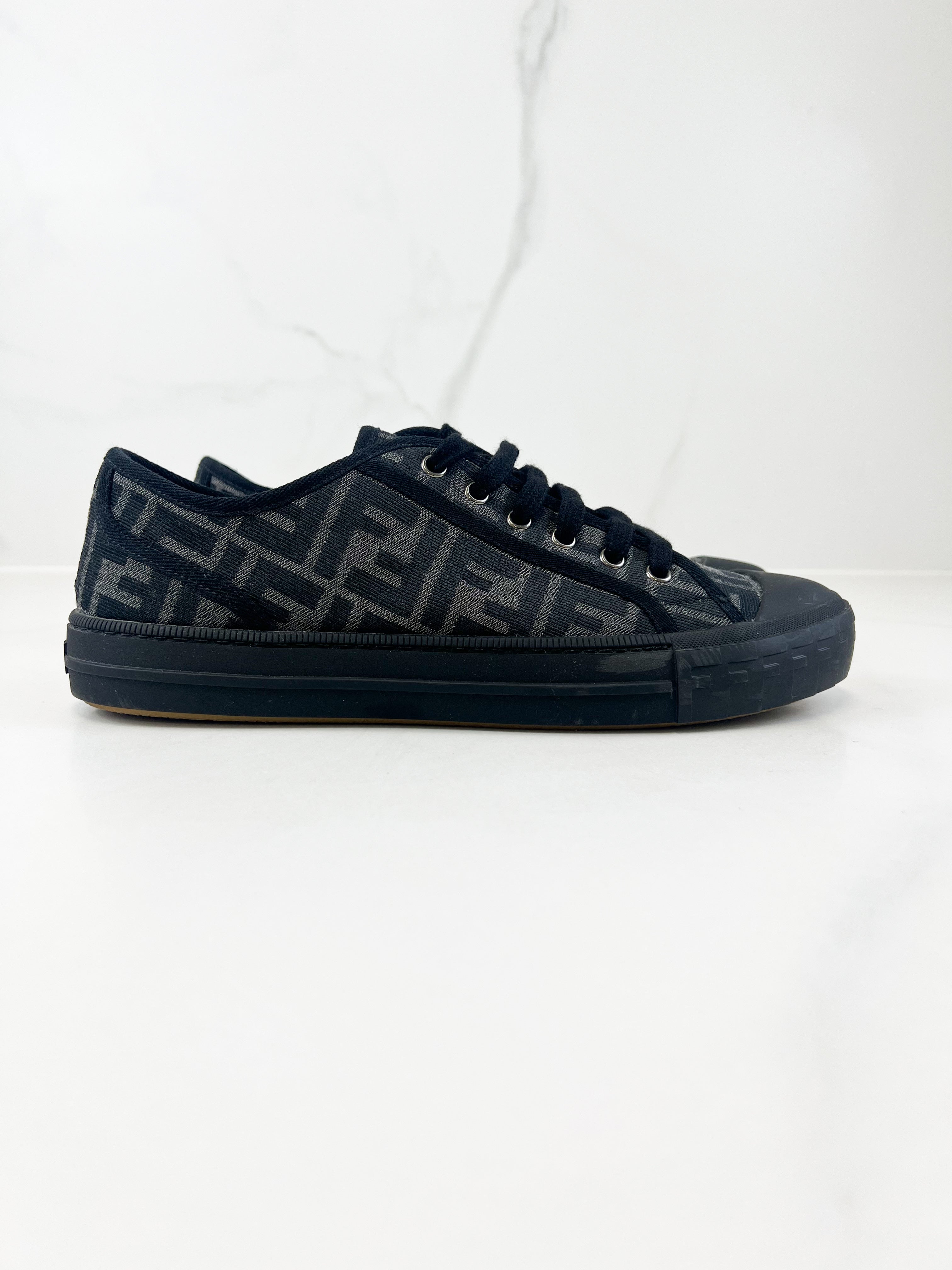 Fendi FF Fabric Low-Top Sneaker US8.5