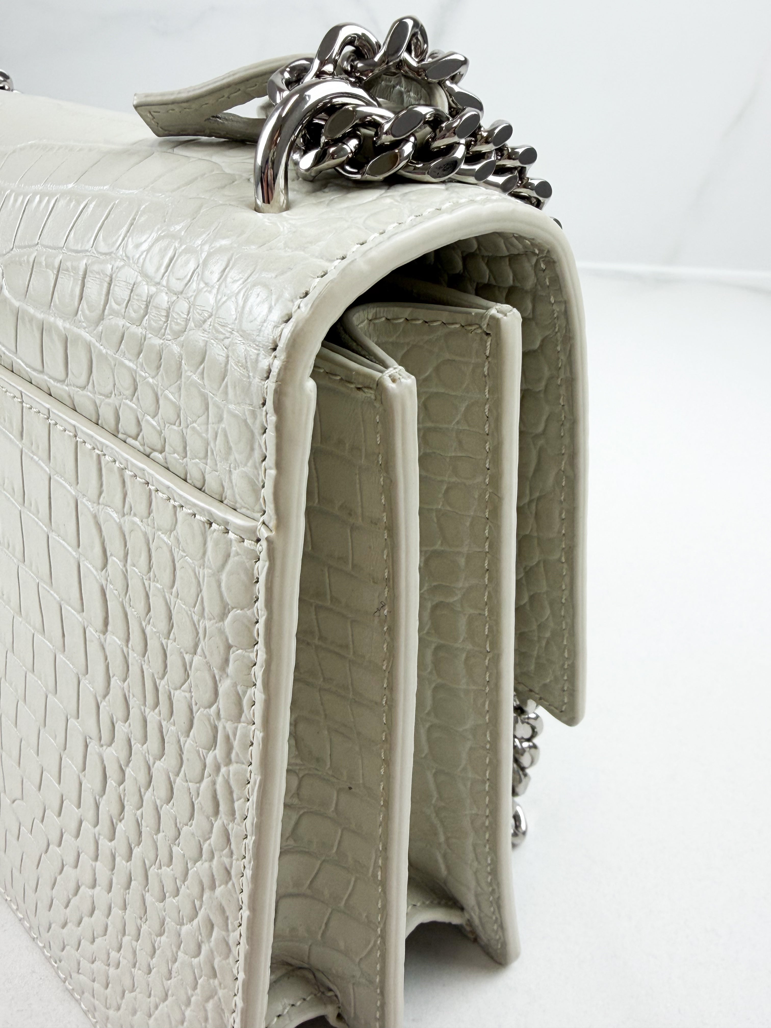 Saint Laurent Sunset Medium In Croc-embossed leather Blanc Vintage