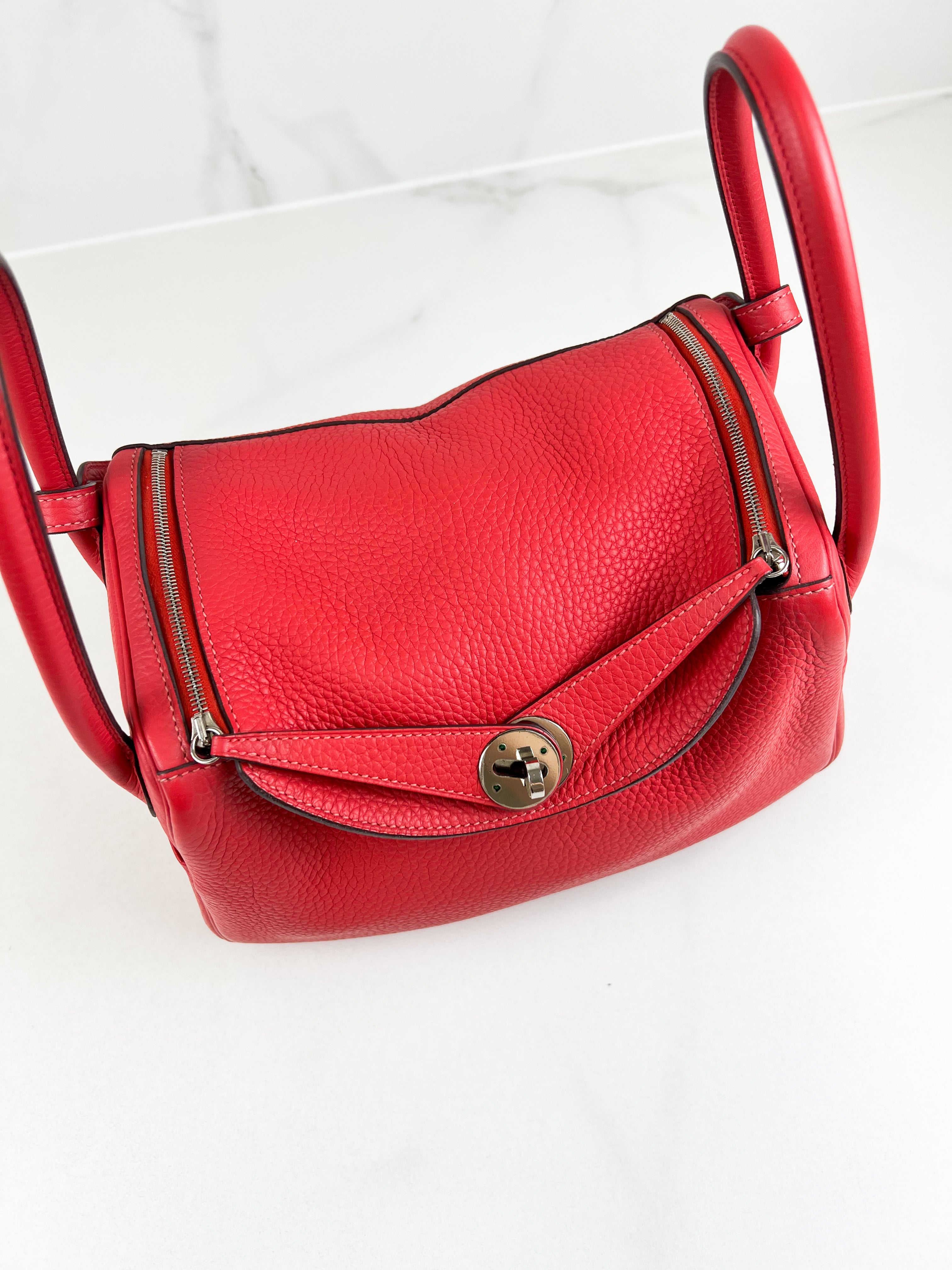Hermes Sac Lindy 26 Taurillon Clemence 2R Rouge Pivoine