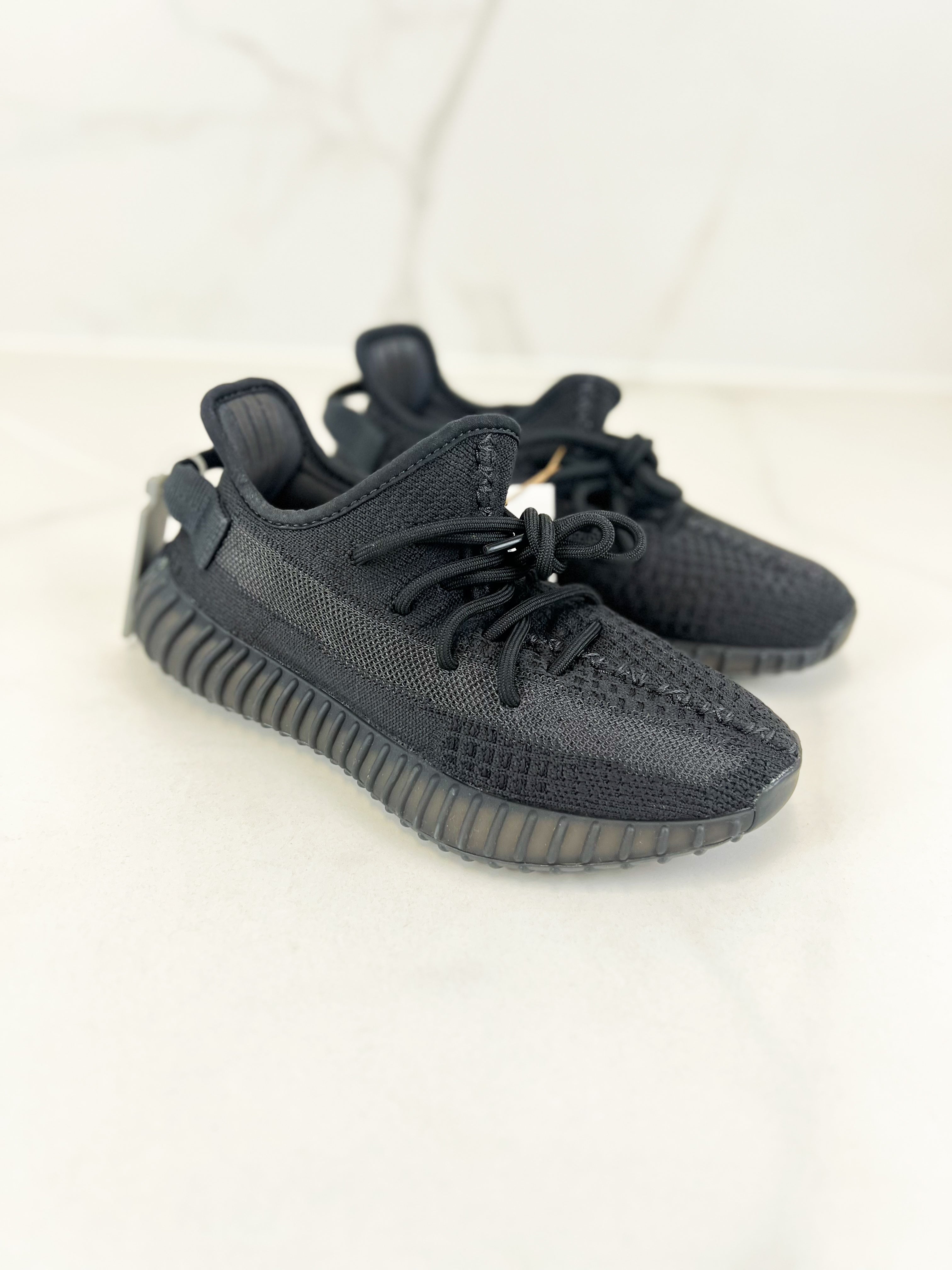 Yeezy Boost 350 Boost Onyx Size US5