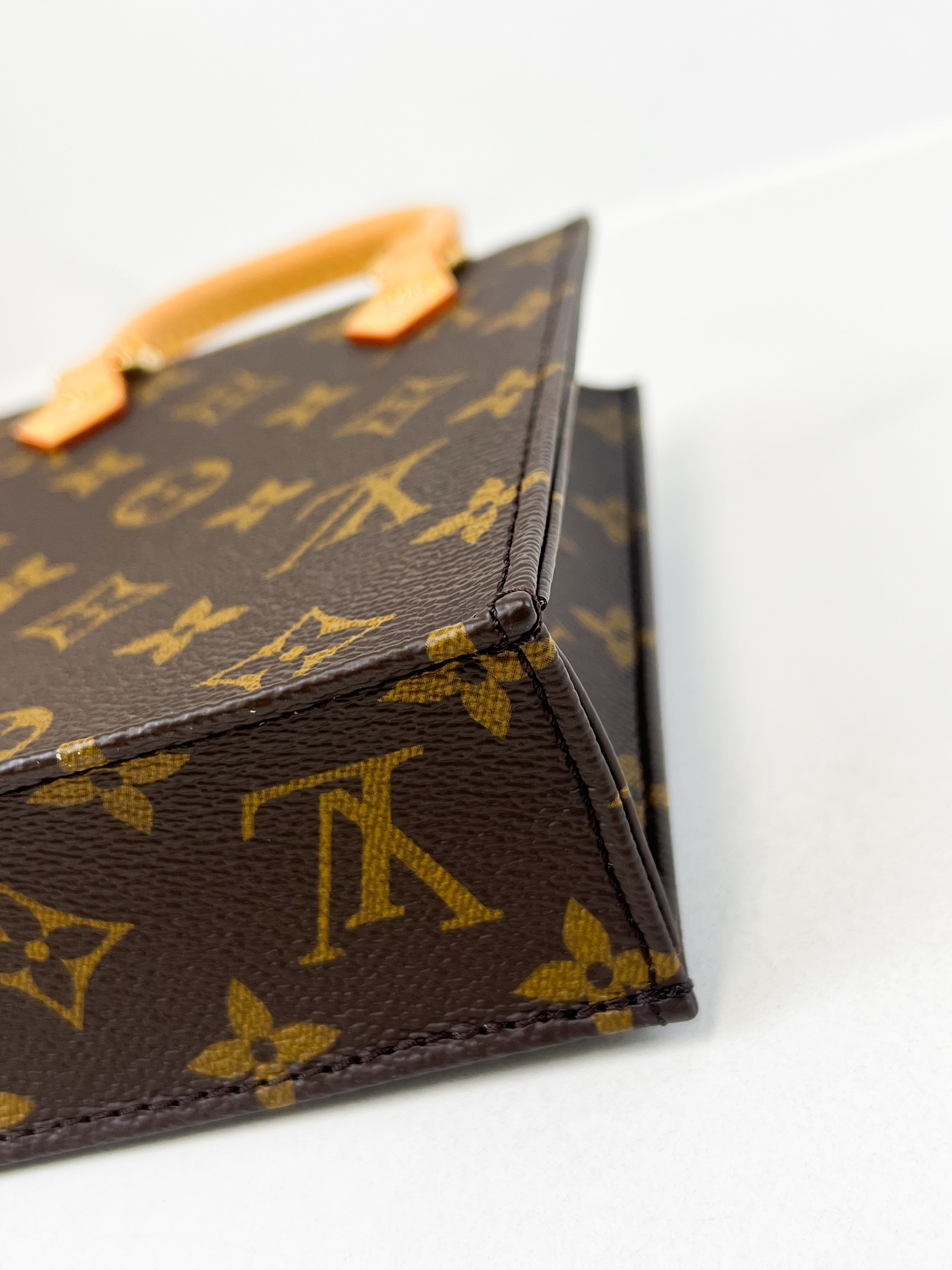 Louis Vuitton Sac Plat Petit