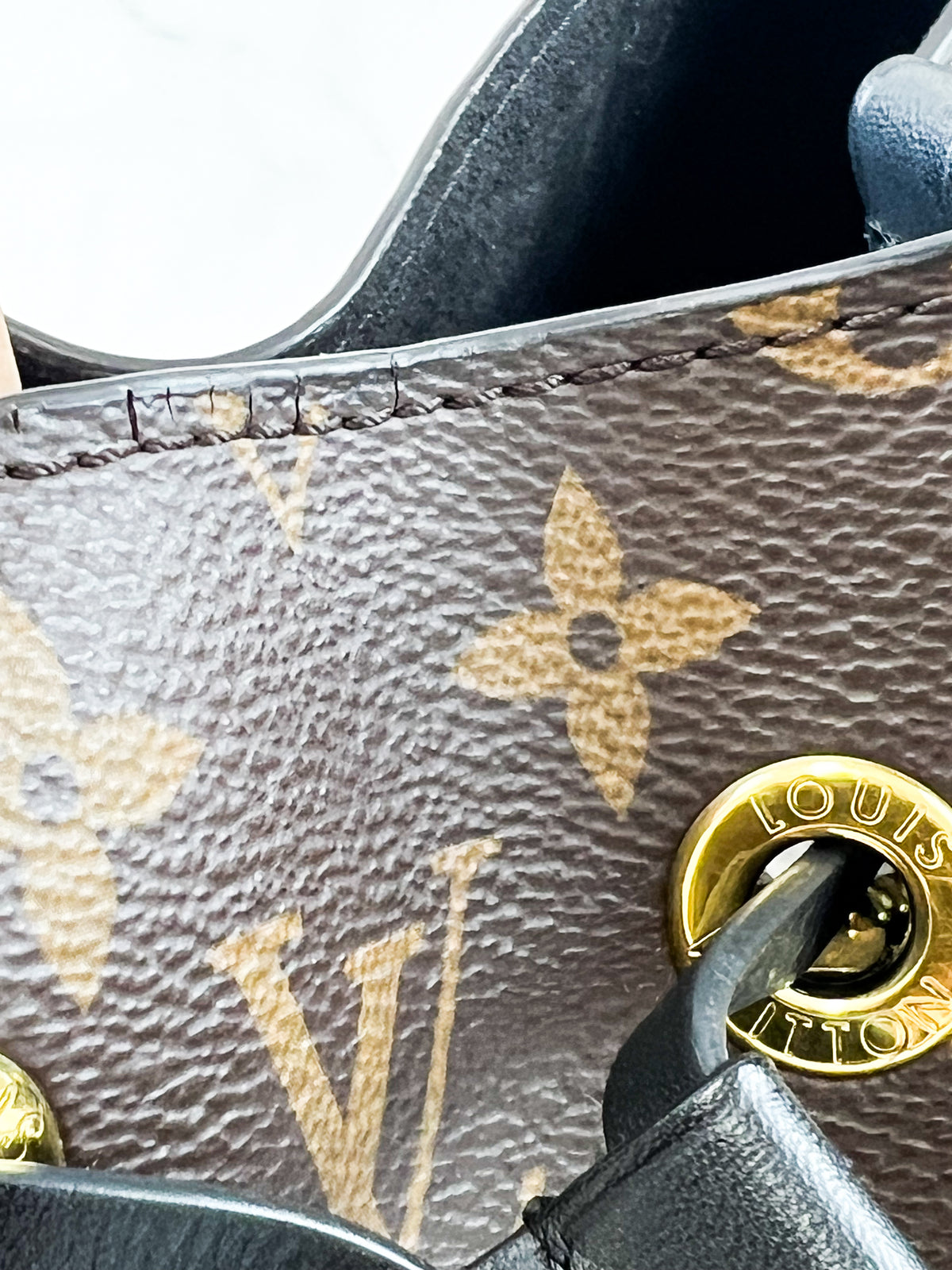 Louis Vuitton Black Neo Noe