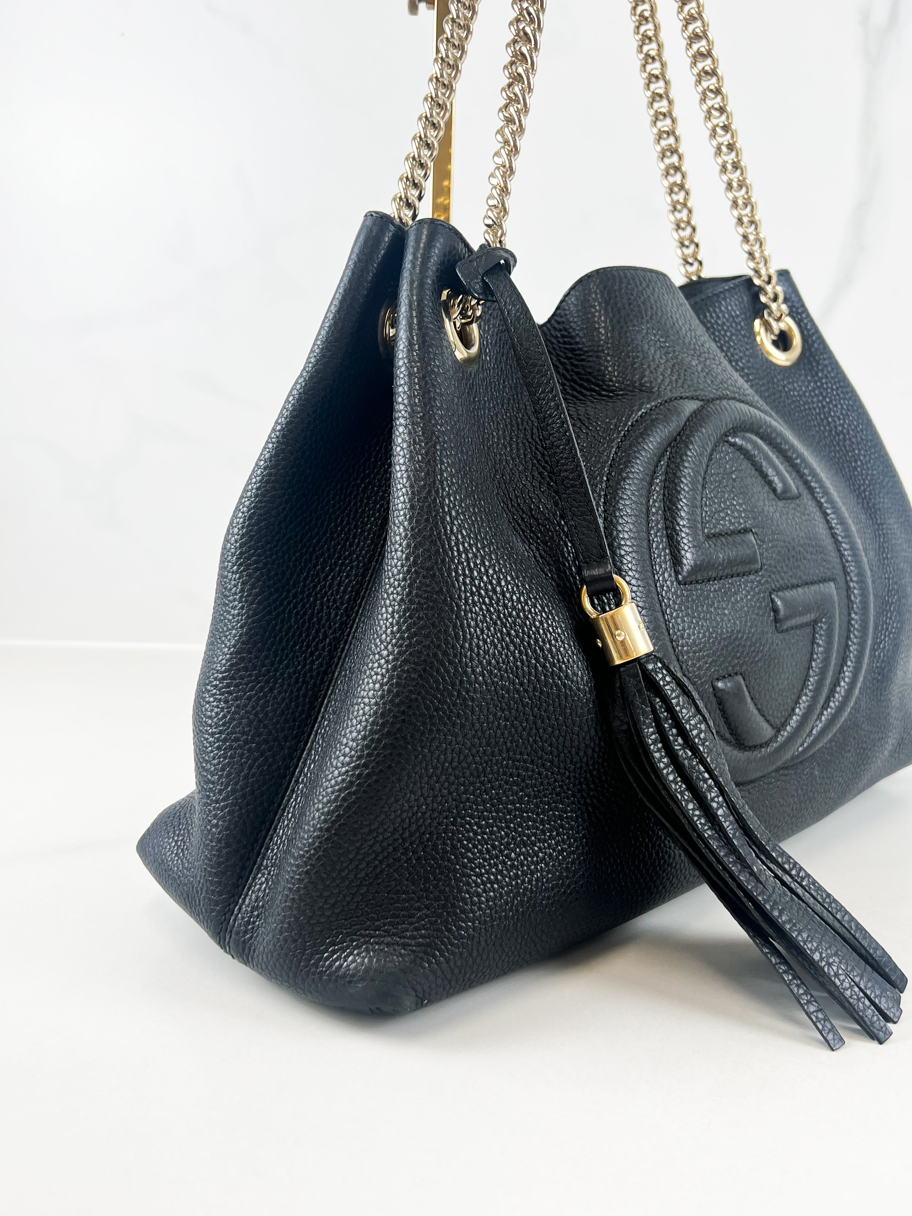 Gucci Medium Soho Grained Leather Bag in Black