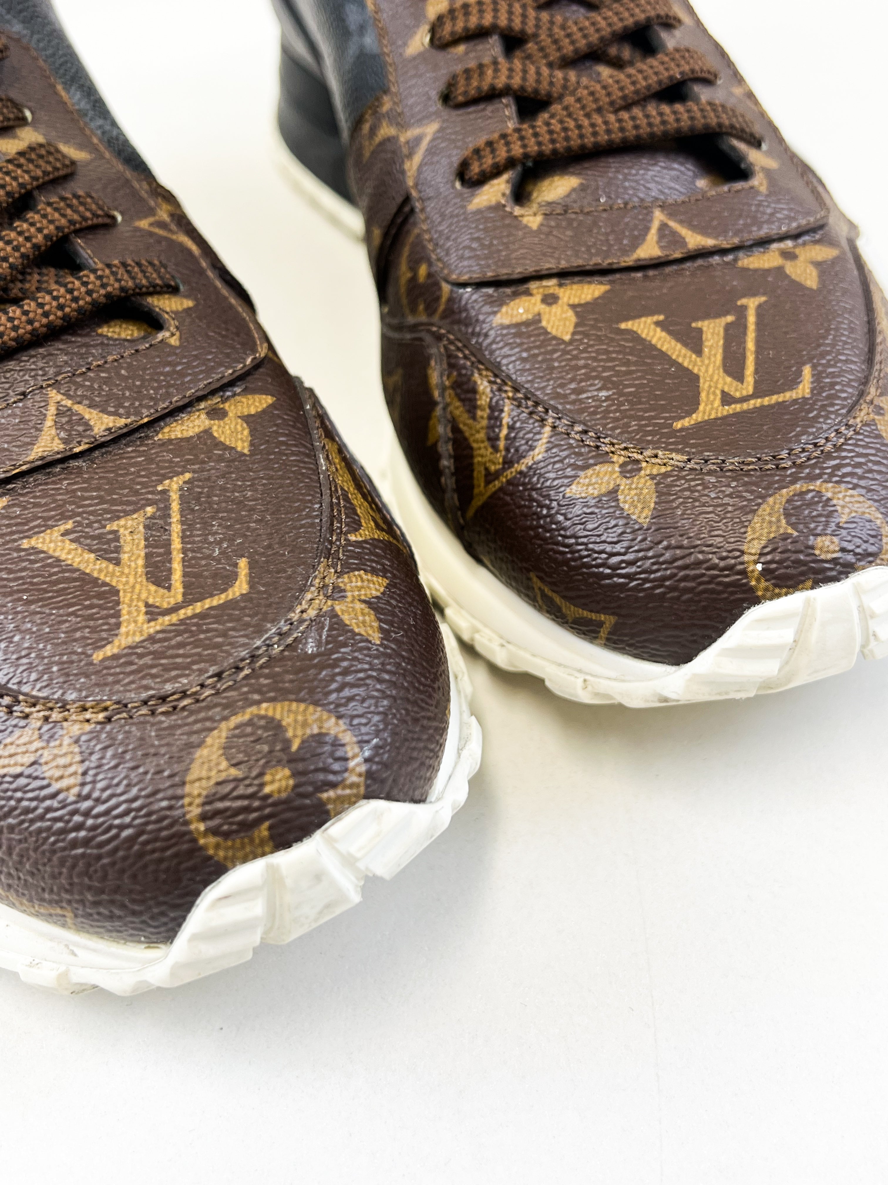 Louis Vuitton Runaway Sneaker Size 8.5 Men's