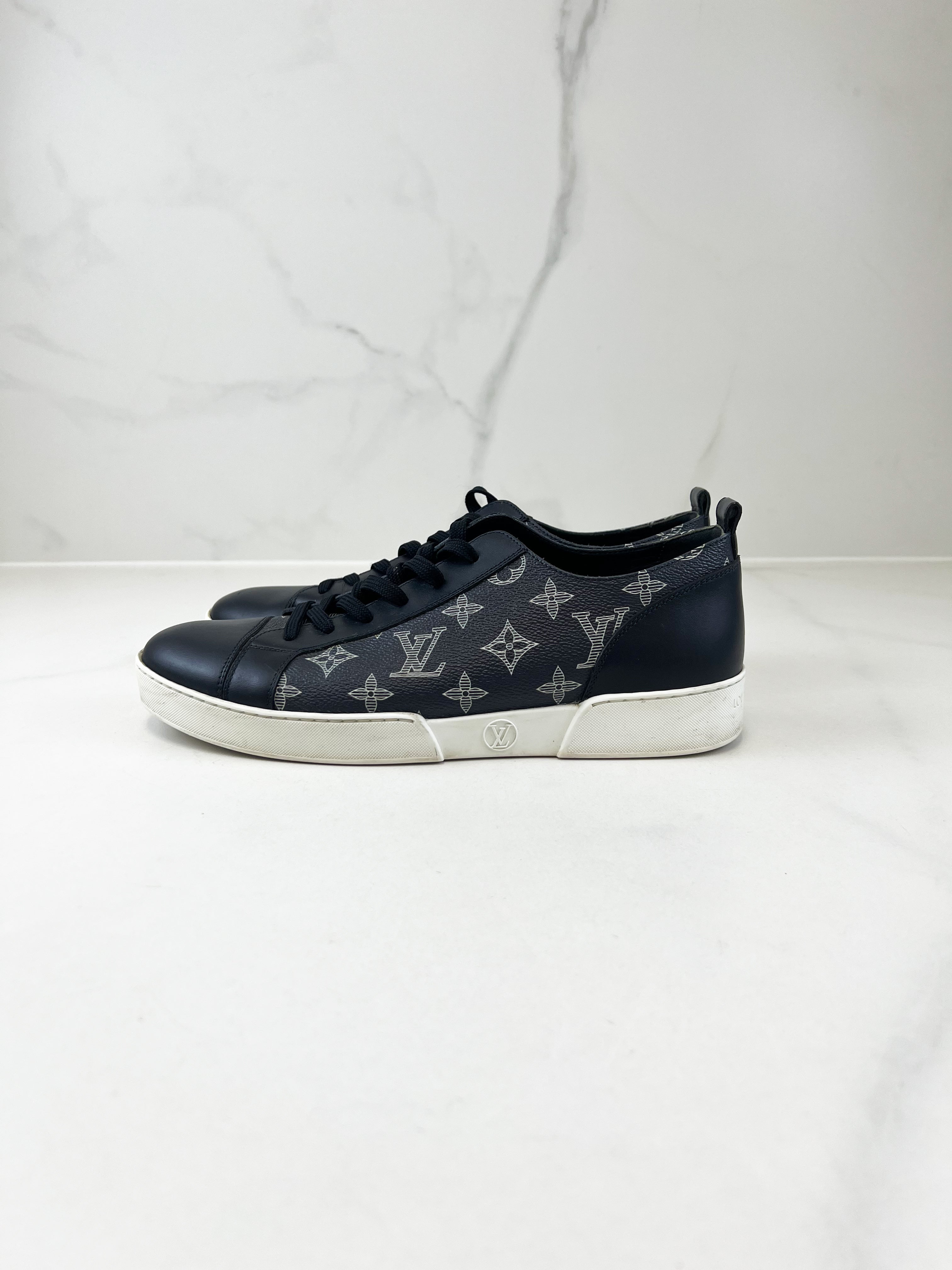 Louis Vuitton Men Black Frontrow Sneaker Size 7