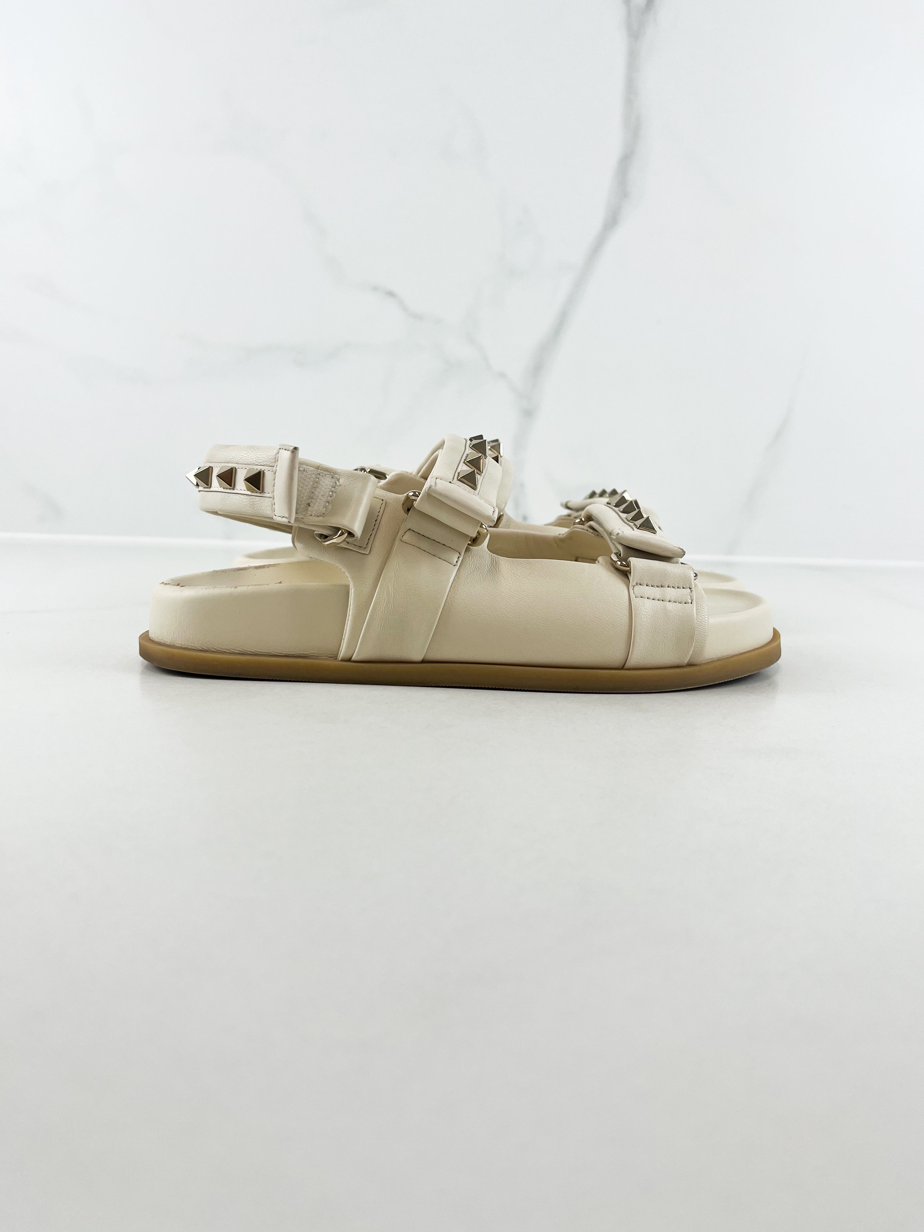 Valentino Garavani Rockstud Flat Sandal in Nappa Leather with Platinum-Finish Studs Size 37