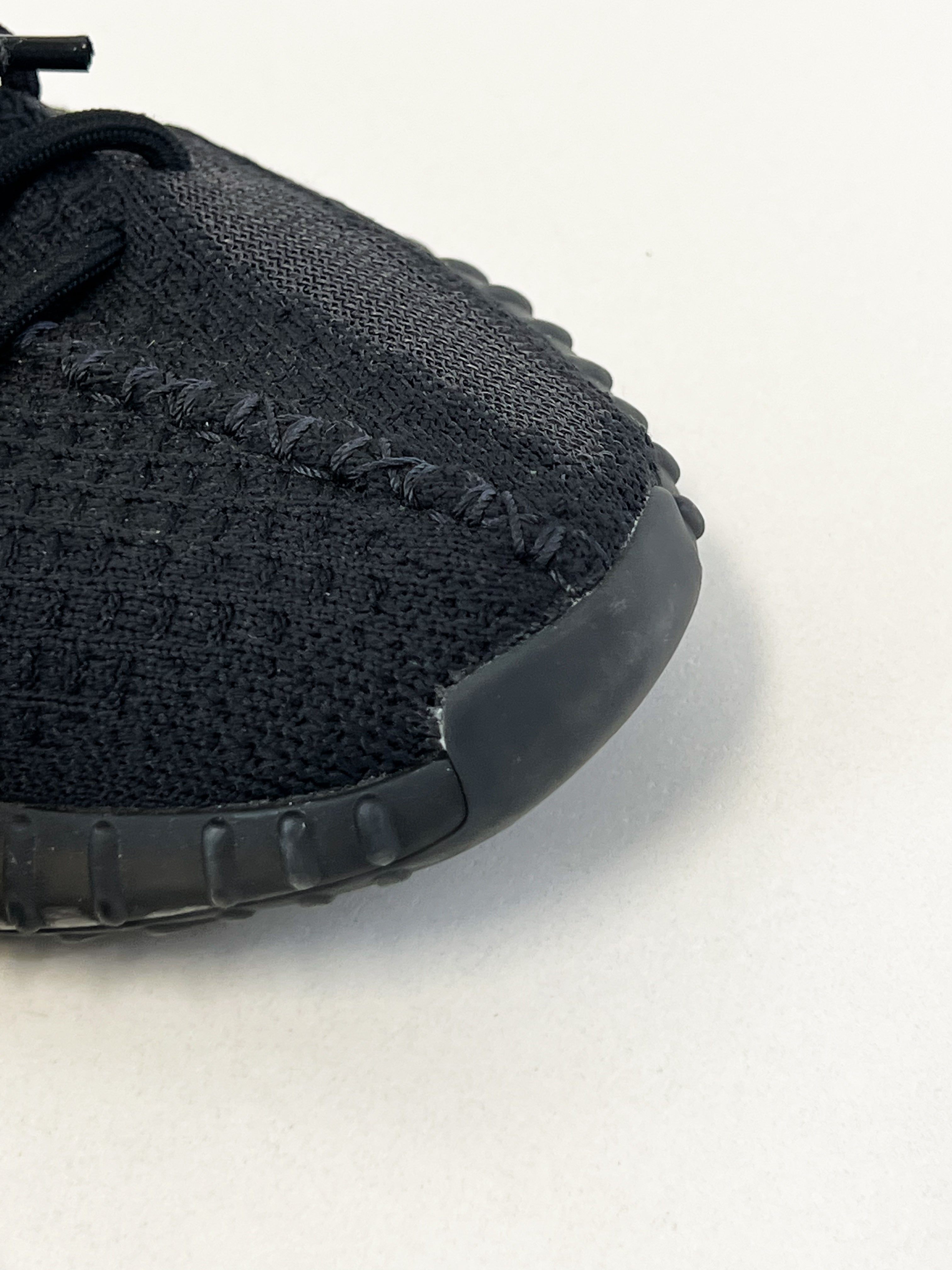 Yeezy Boost 350 Onyx Size 6.5 US