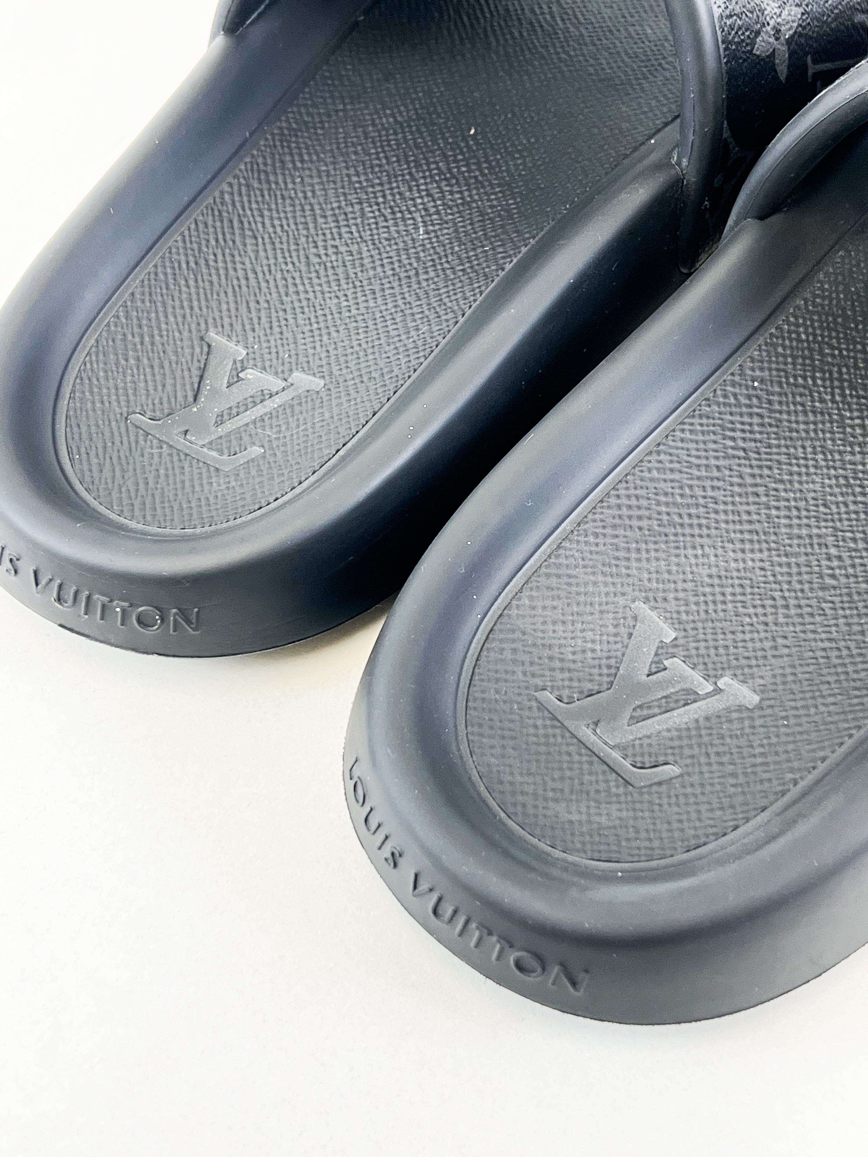 Louis Vuitton Men's Pool Slides Size 7