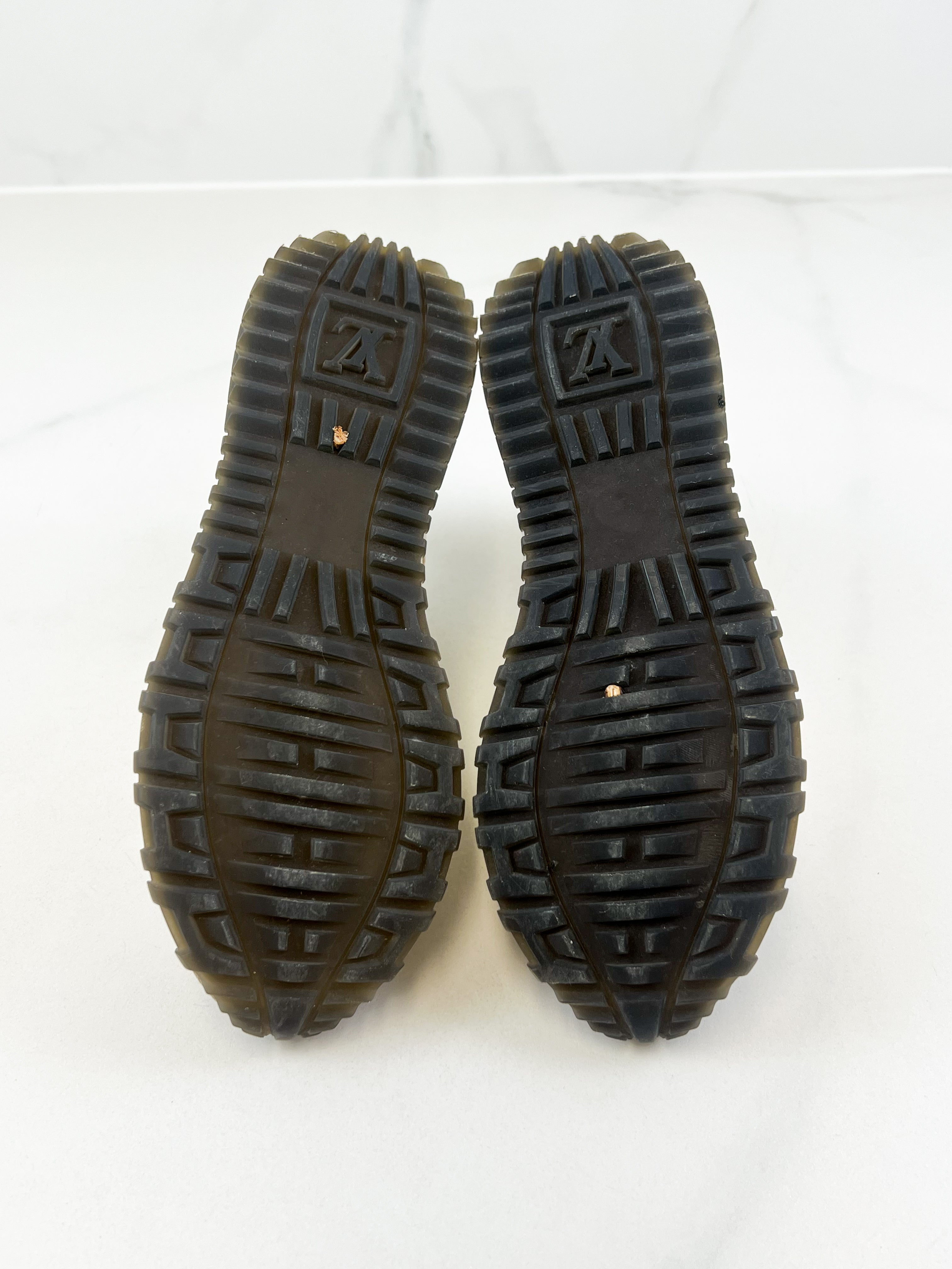 Louis Vuitton Runaway Sneaker Size 35