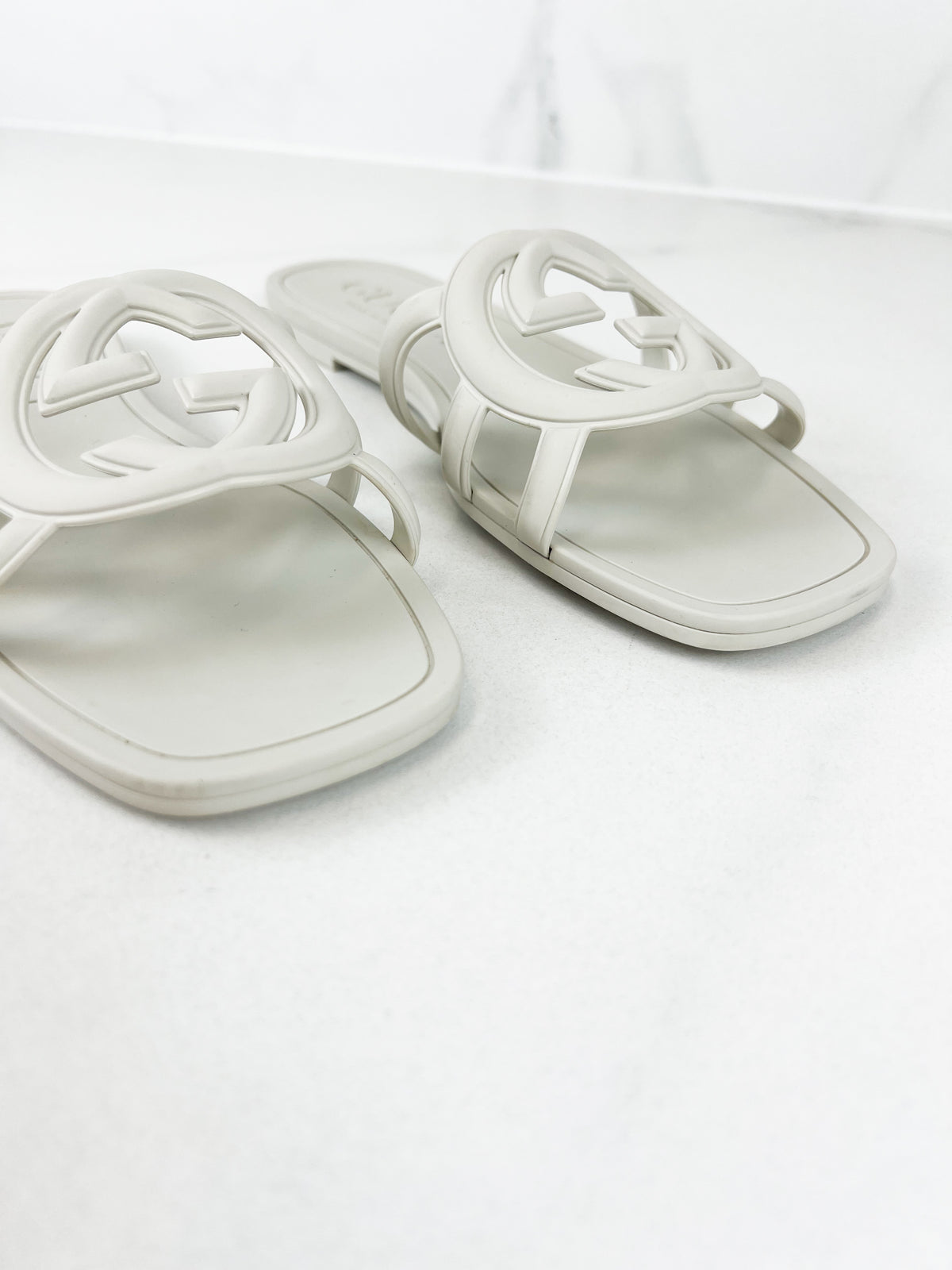 Gucci Interlocking GG Slides Size 37