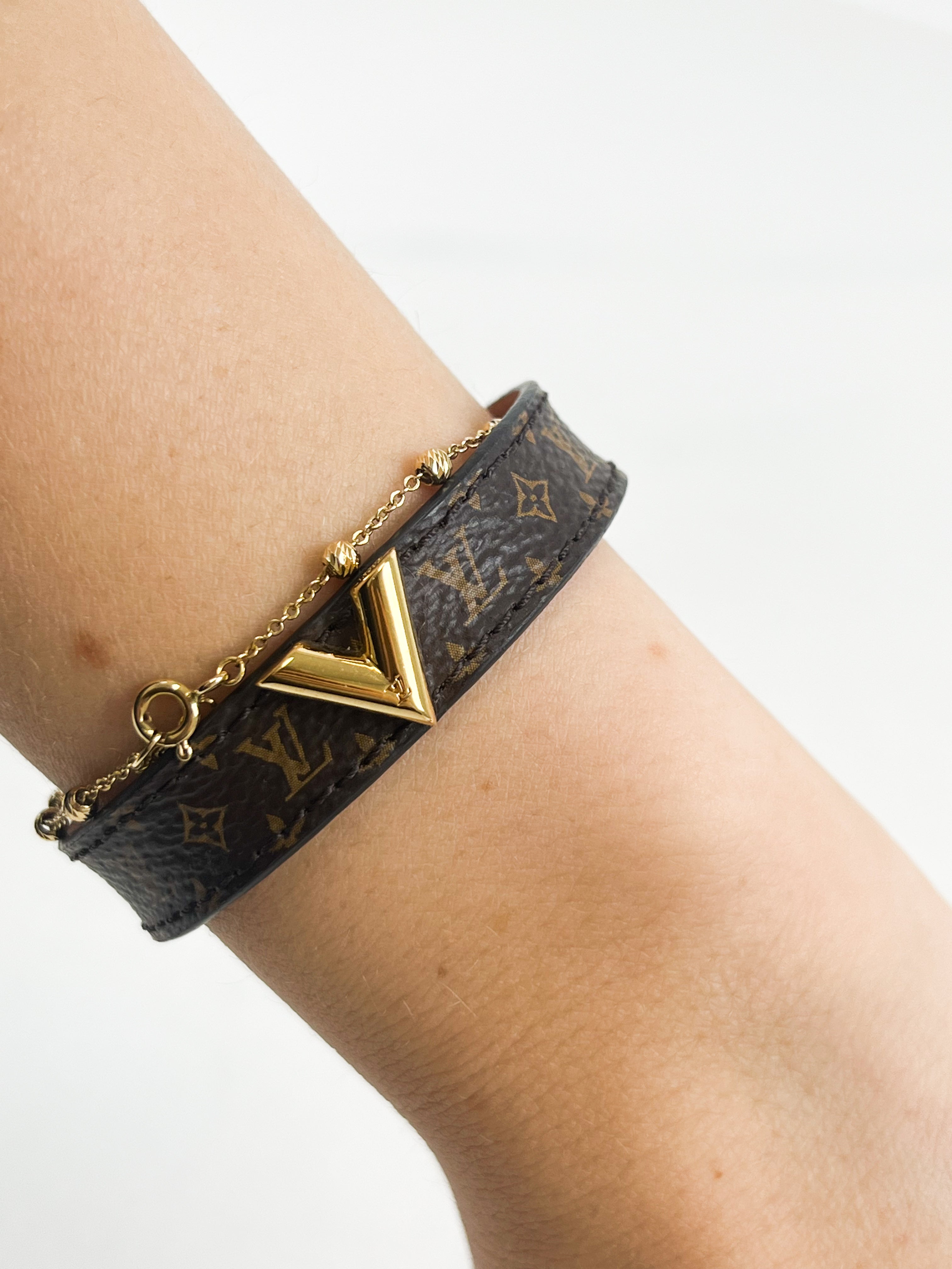 Louis Vuitton Essential V Bracelet