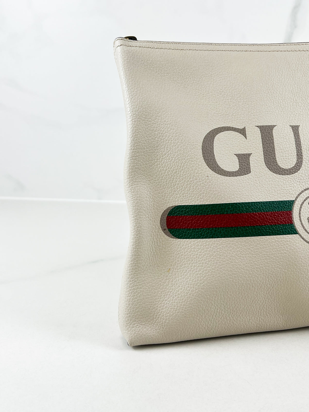 Gucci Bone Leather Logo Porforlio Pouch