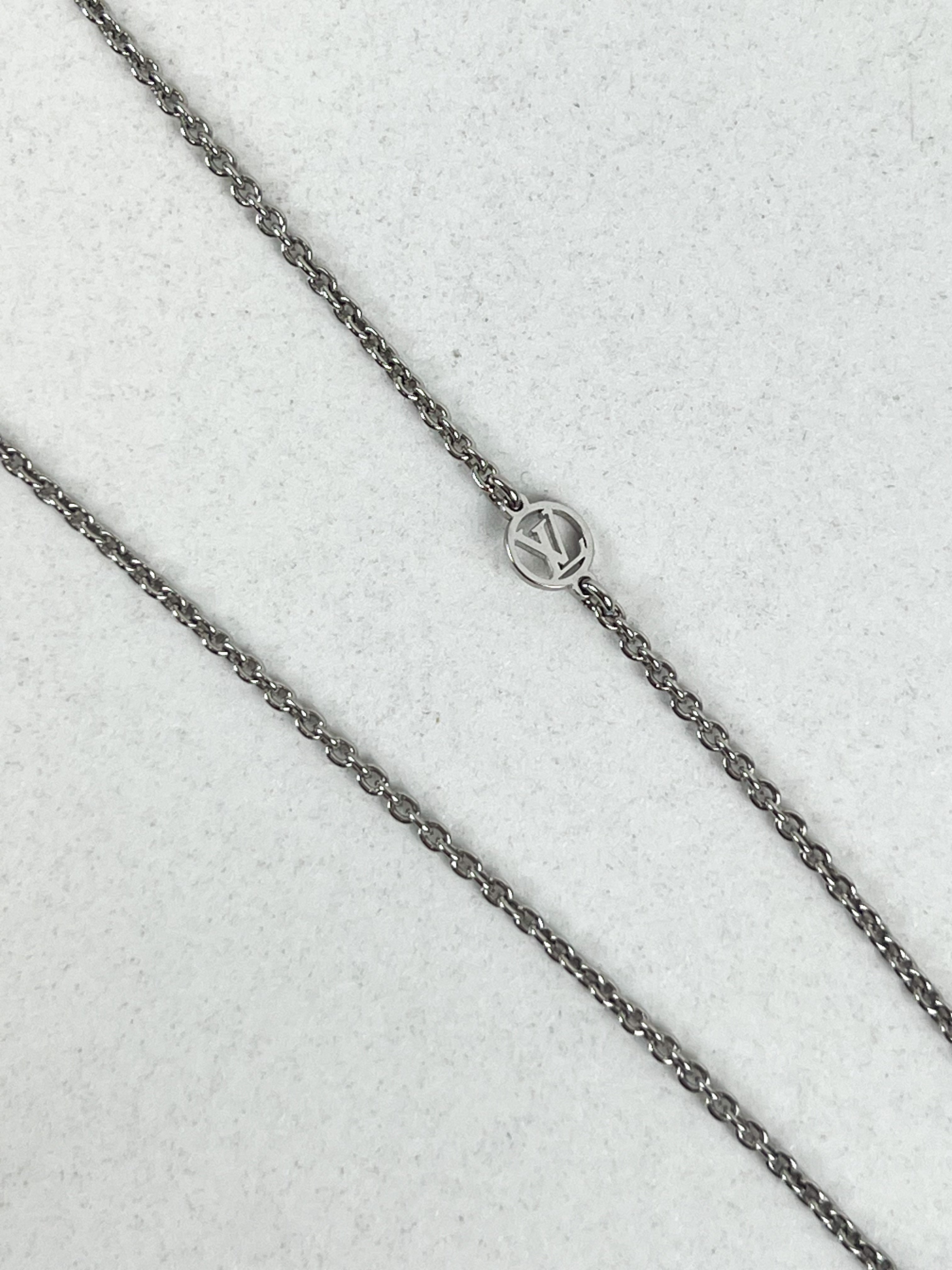 Louis Vuitton Essential V Necklace
