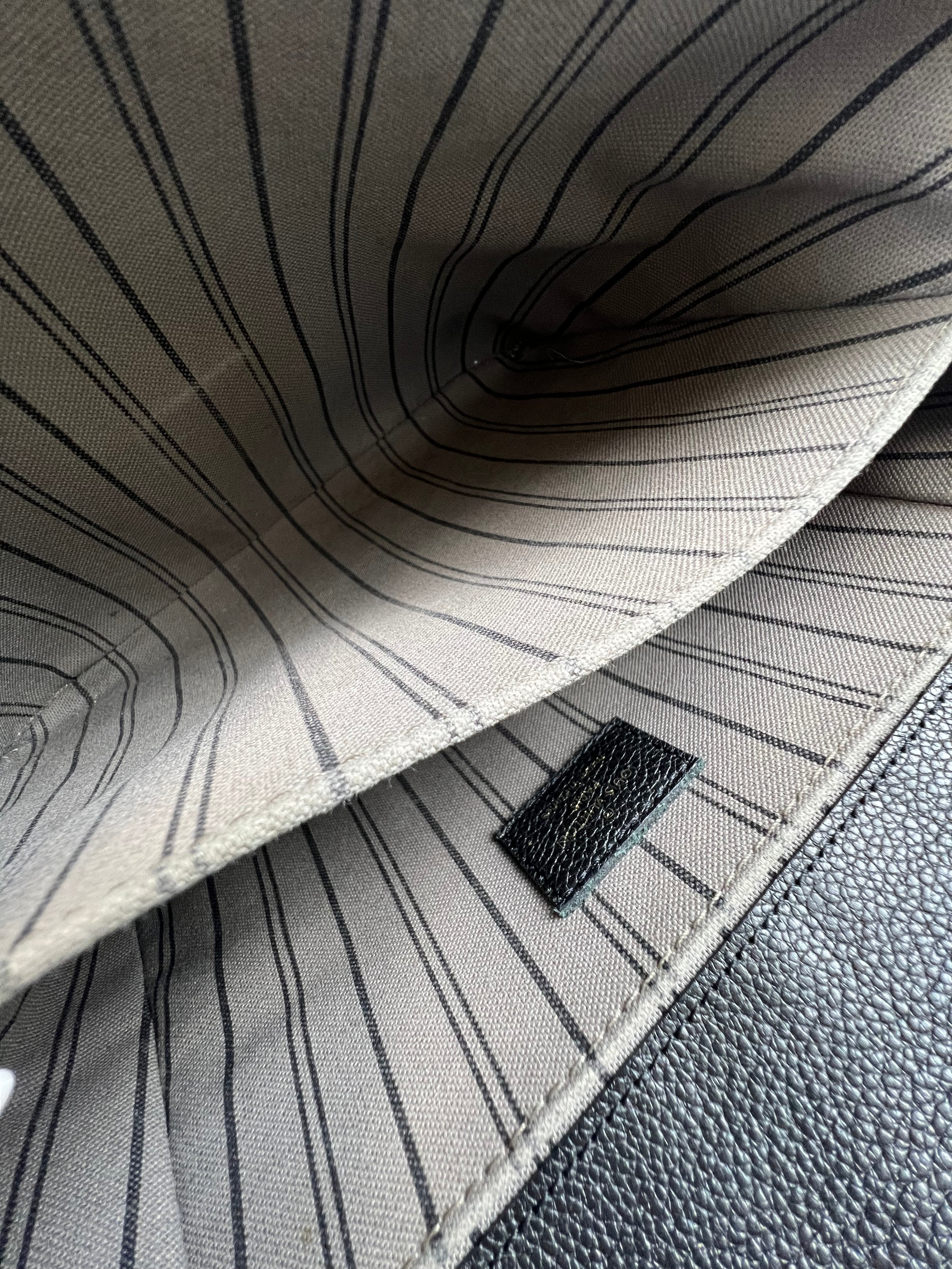 Louis Vuitton Empreinte Black Pochette Metis