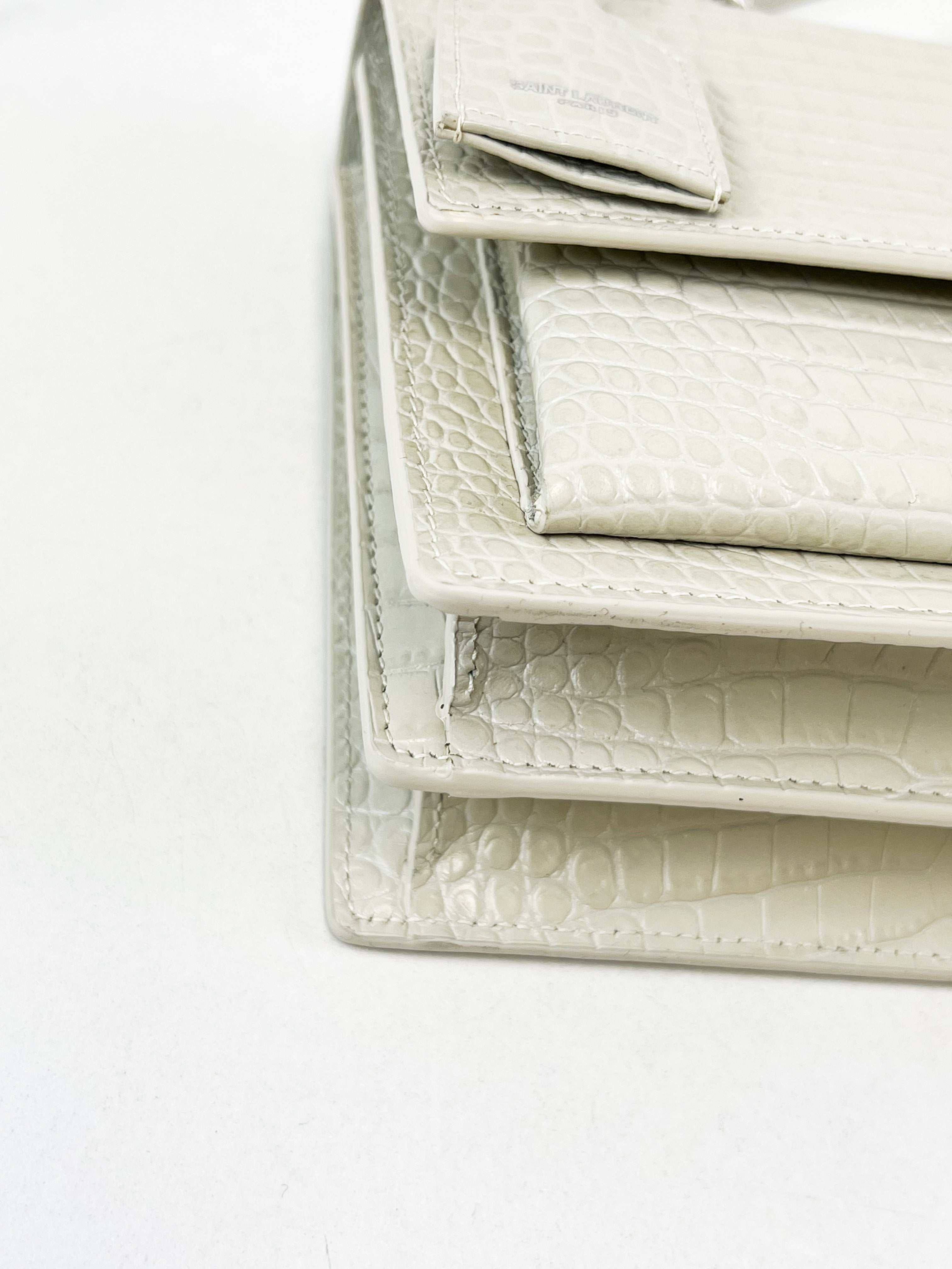 Saint Laurent Sunset Medium In Croc-embossed leather Blanc Vintage