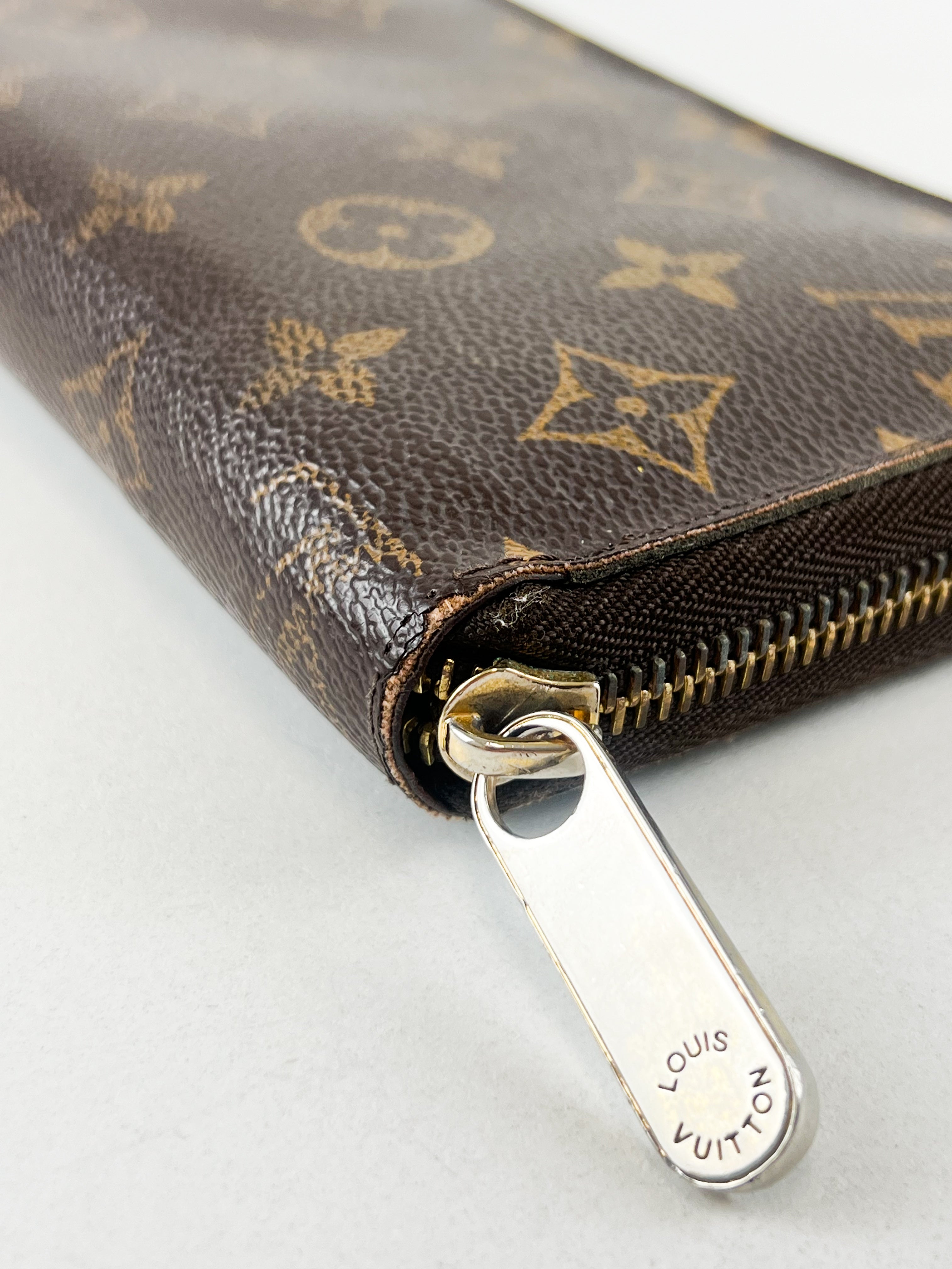 Louis Vuitton Monogram Zippy Wallet