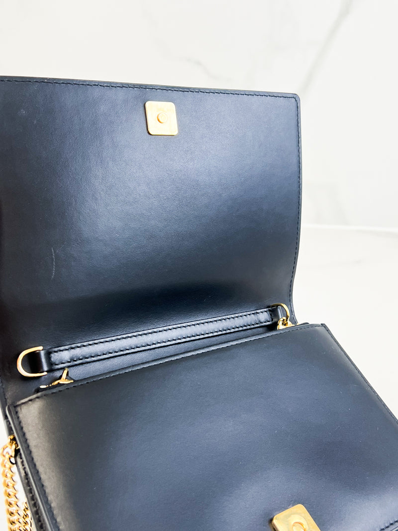 Fendi F Wallet on Chain