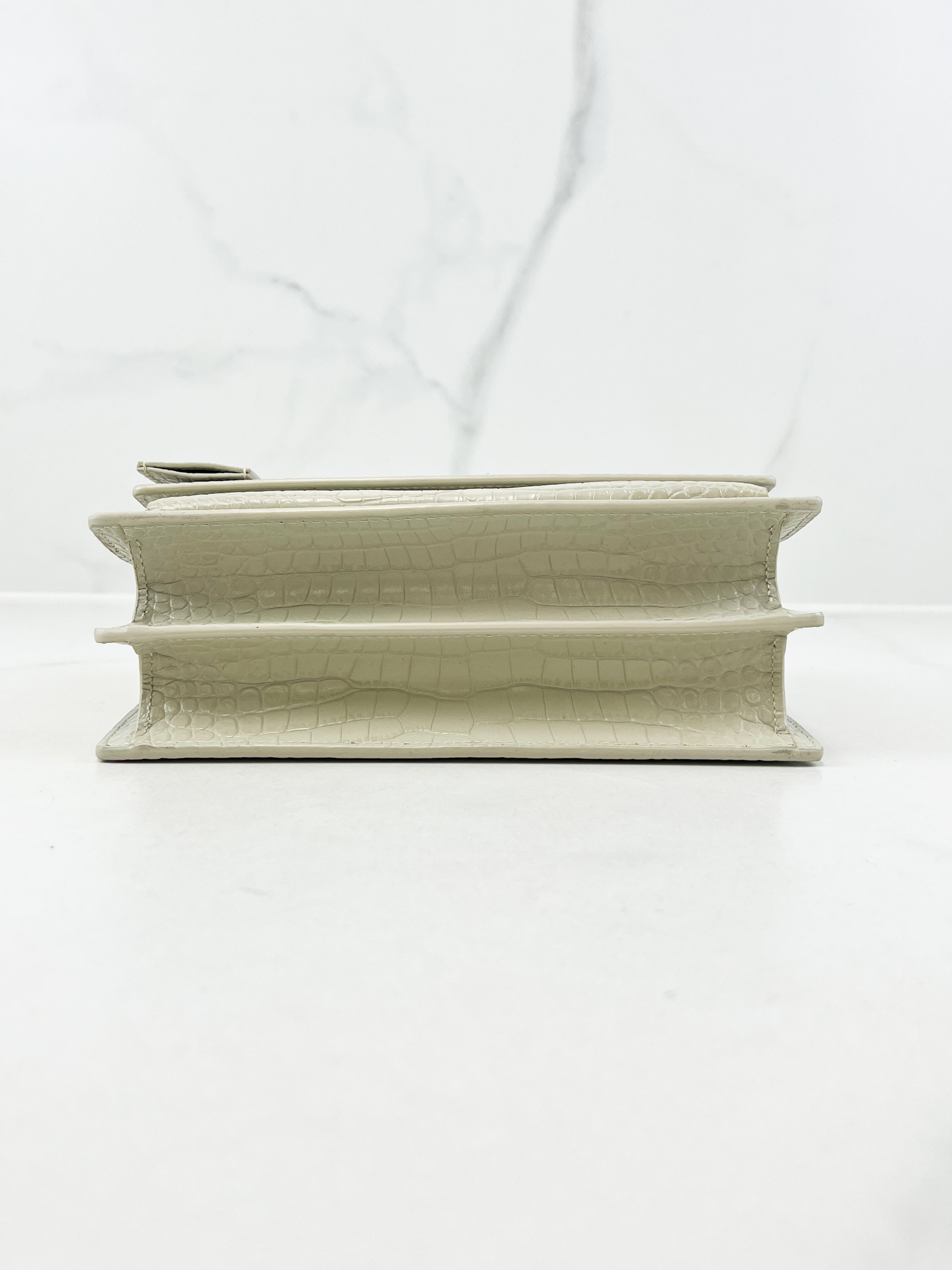 Saint Laurent Sunset Medium In Croc-embossed leather Blanc Vintage