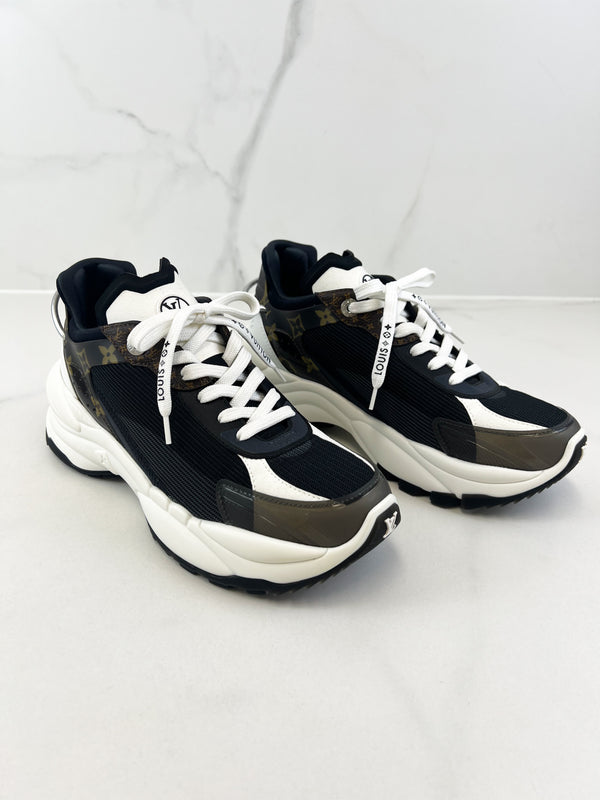 Louis Vuitton Run 55 Sneaker Size 39