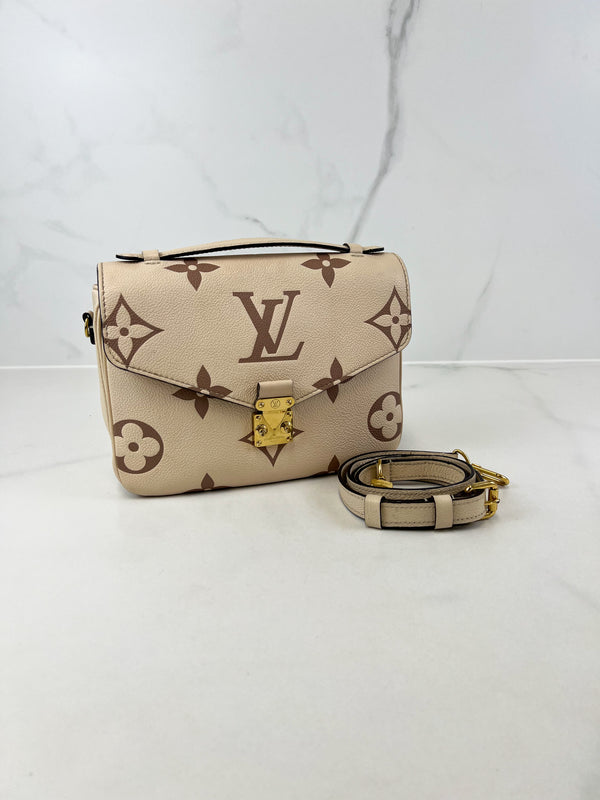 Louis Vuitton White & Beige Pochette Metis