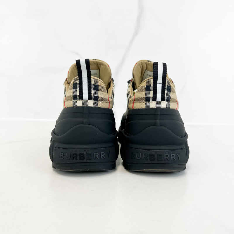 Burberry Arthur Sneaker Size 41