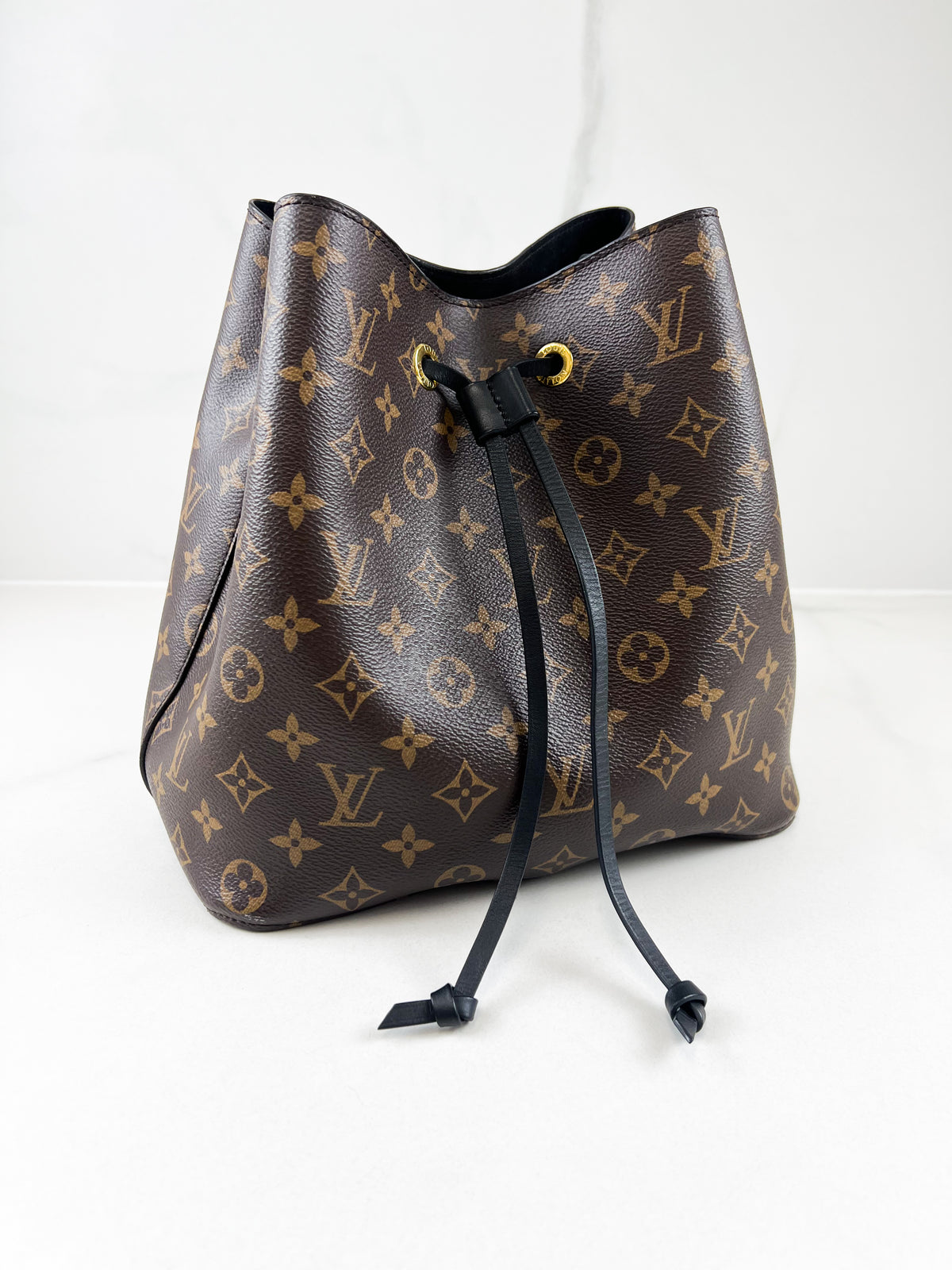 Louis Vuitton Black Neo Noe