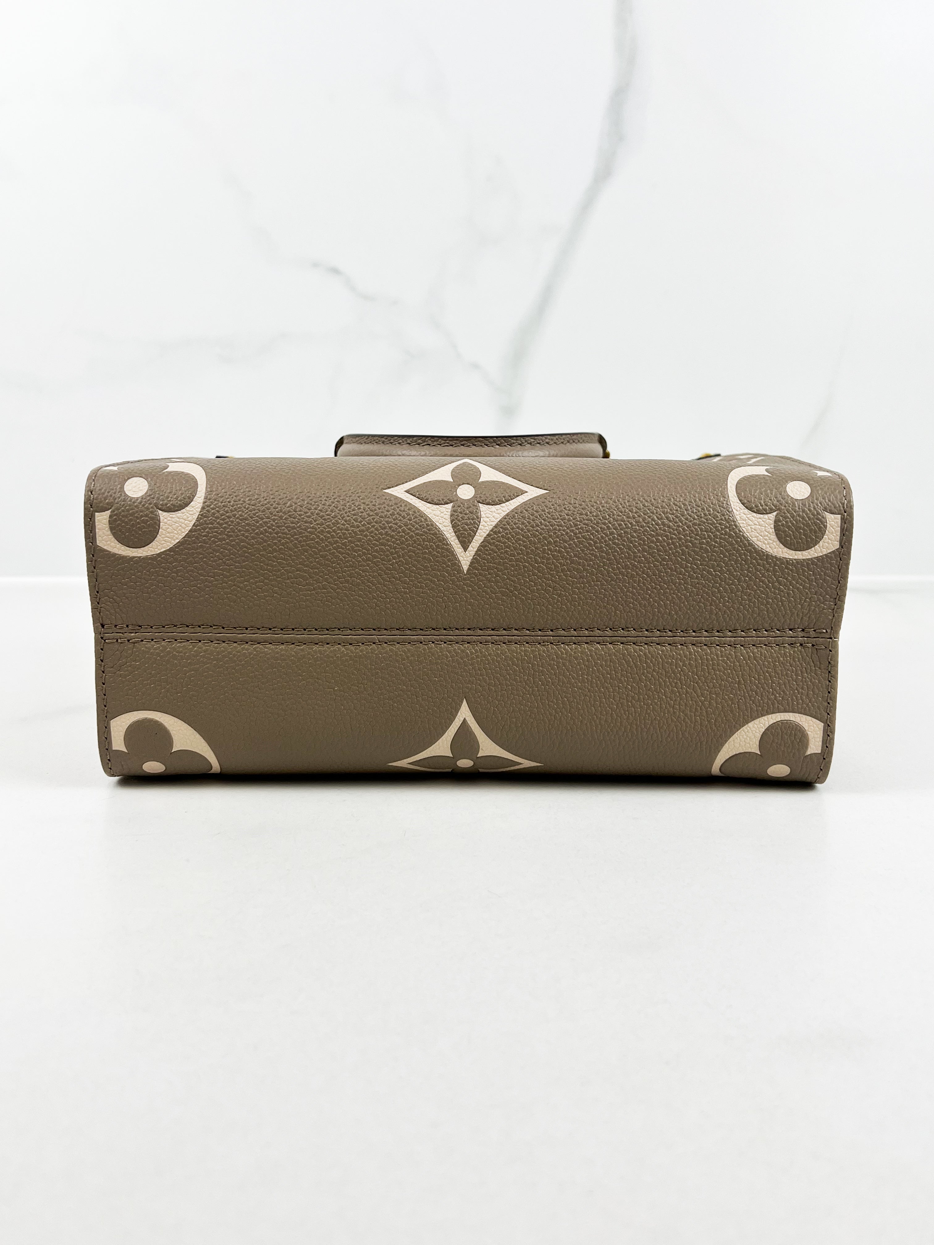 Louis Vuitton Onthego PM Tourterelle Crème