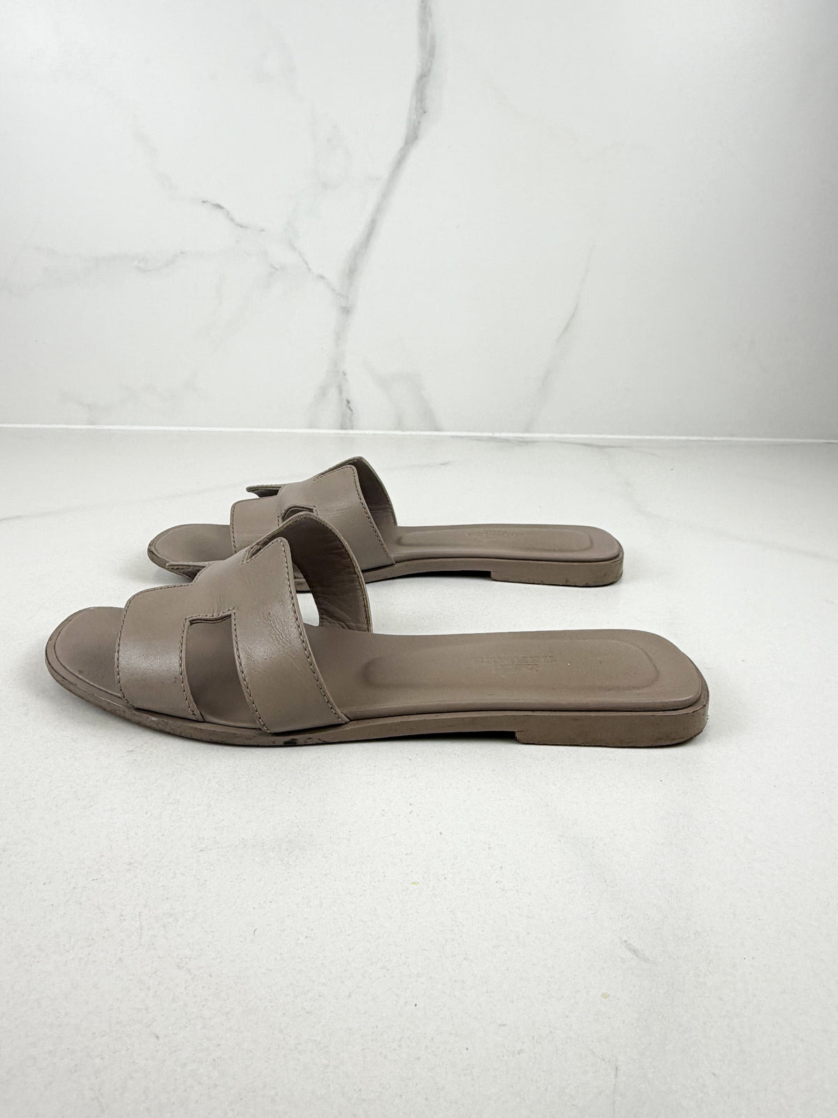 Hermes Oran Sandal in Beige Epson Calfskin Size 37