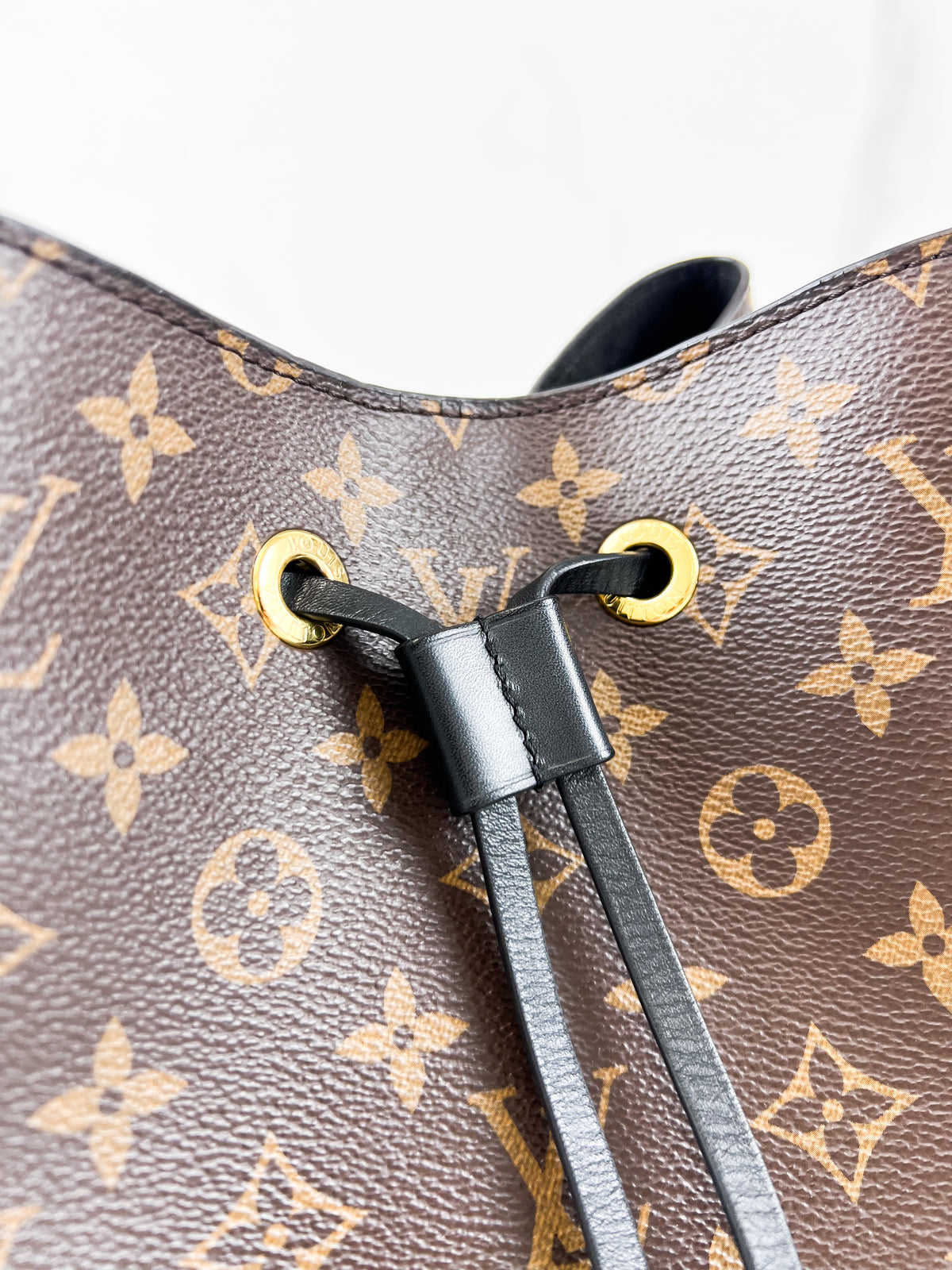 Louis Vuitton Black Neo Noe