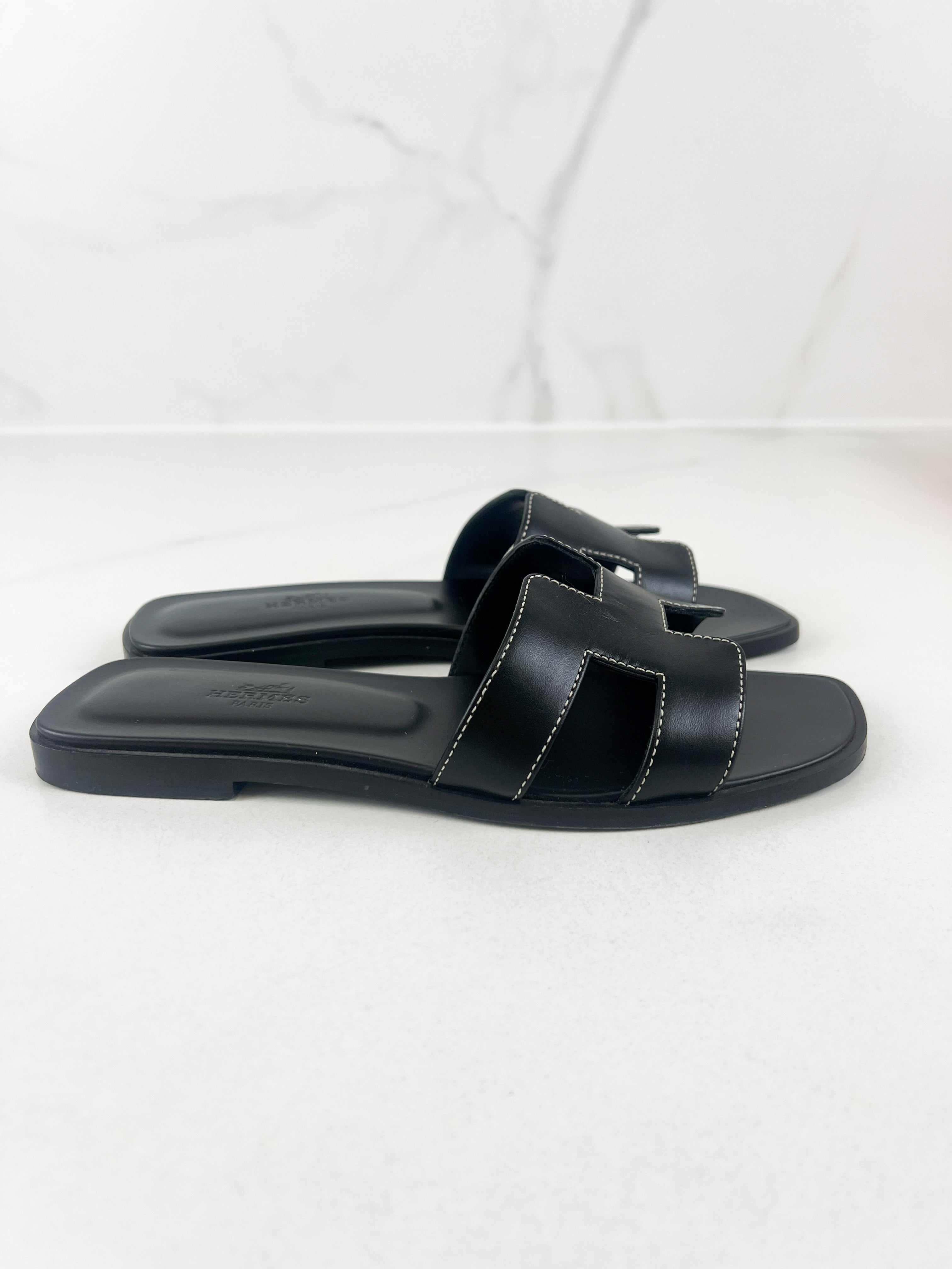 Hermes Oran Sandals in Noir Size 36