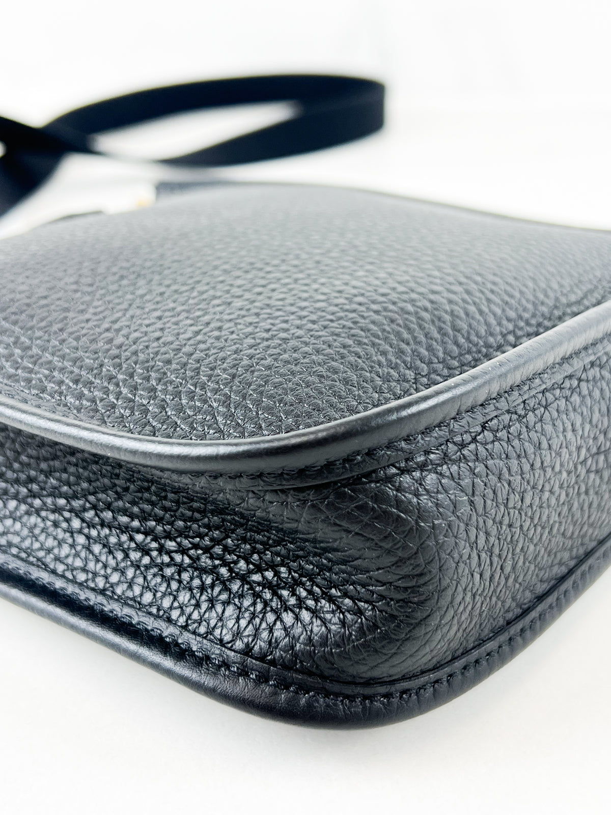Hermes 16 Mini Evelyne in Black