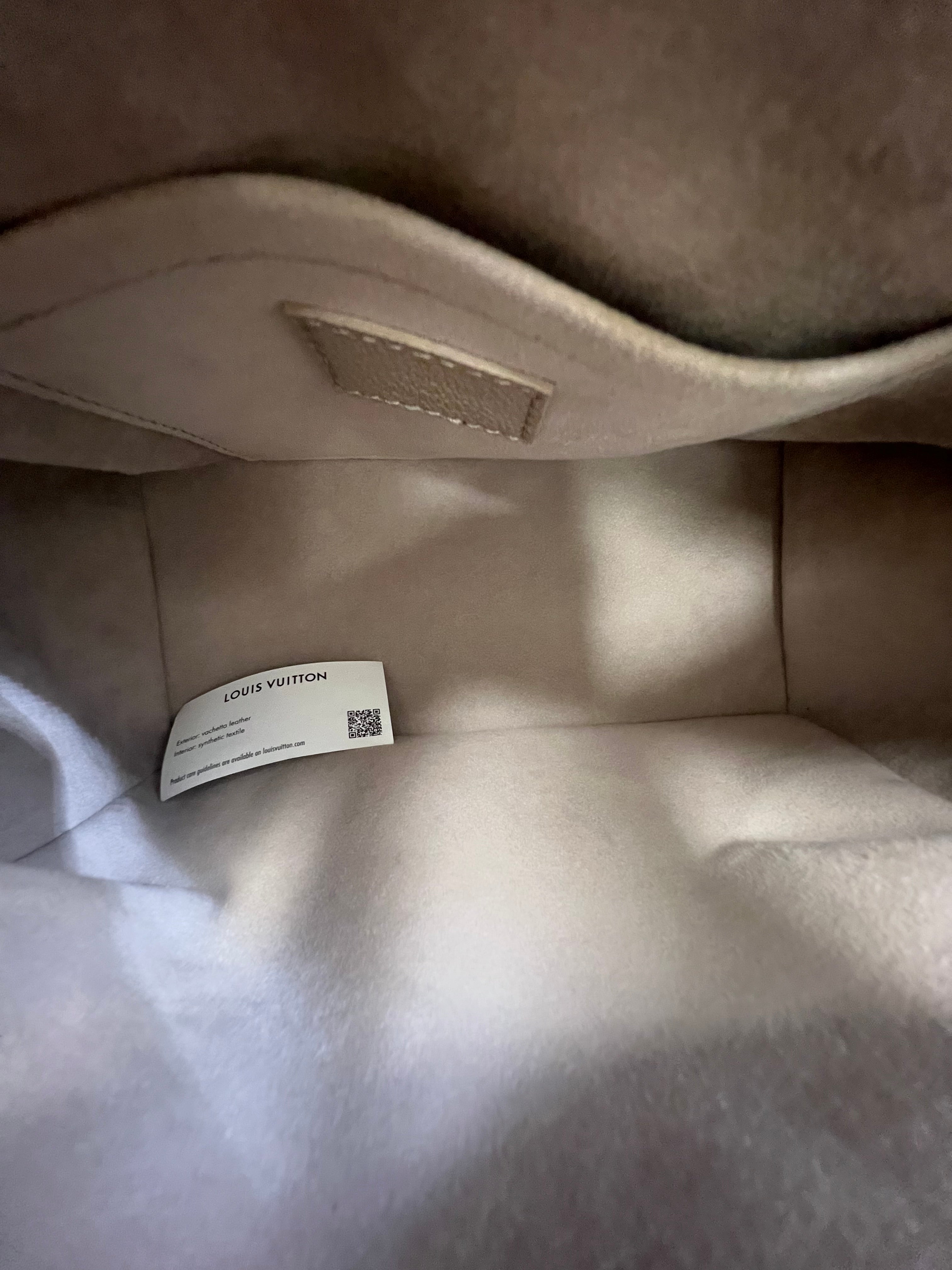 Louis Vuitton Speedy Bandoulière 20 in Tourterelle Crème