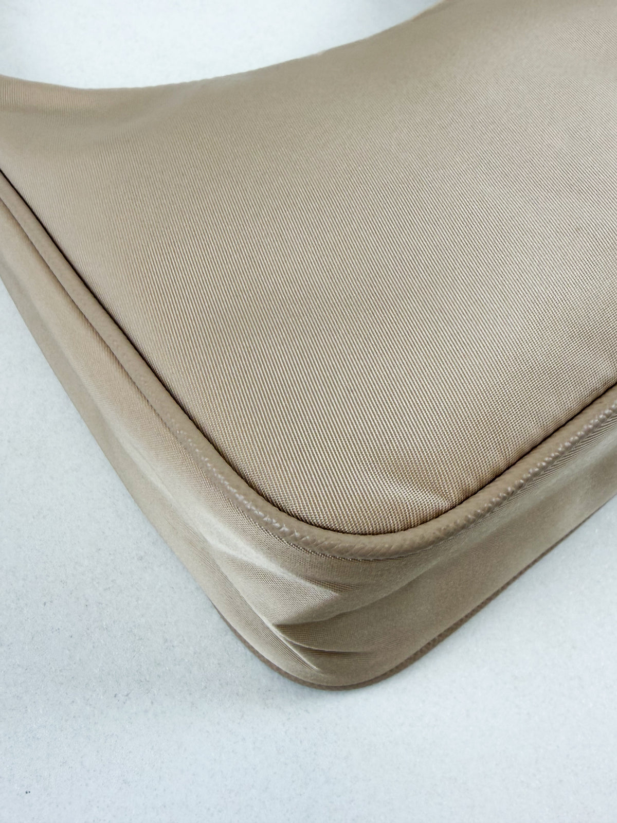 Prada Nylon Re-Edition 2005 in Dusty Pink