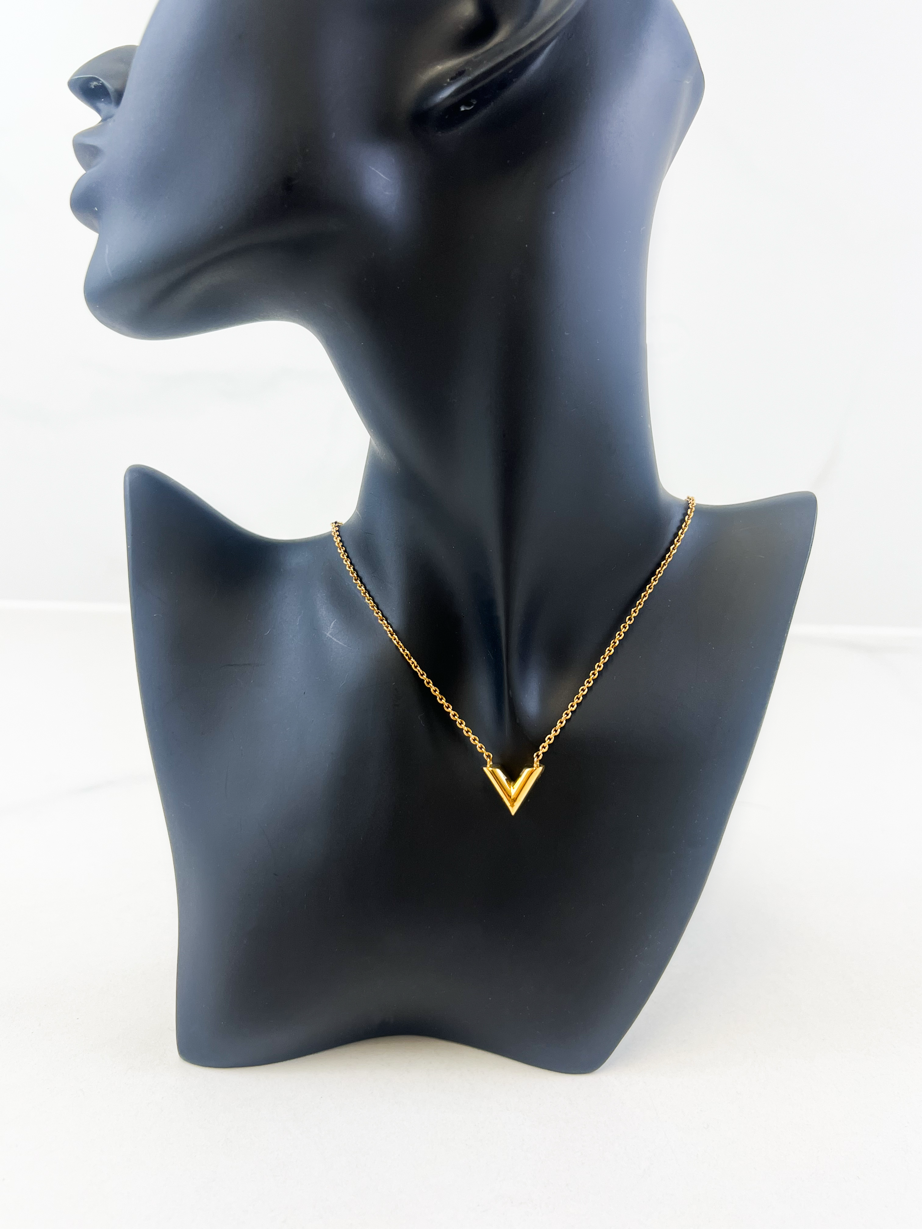 Louis Vuitton Essential V Necklace