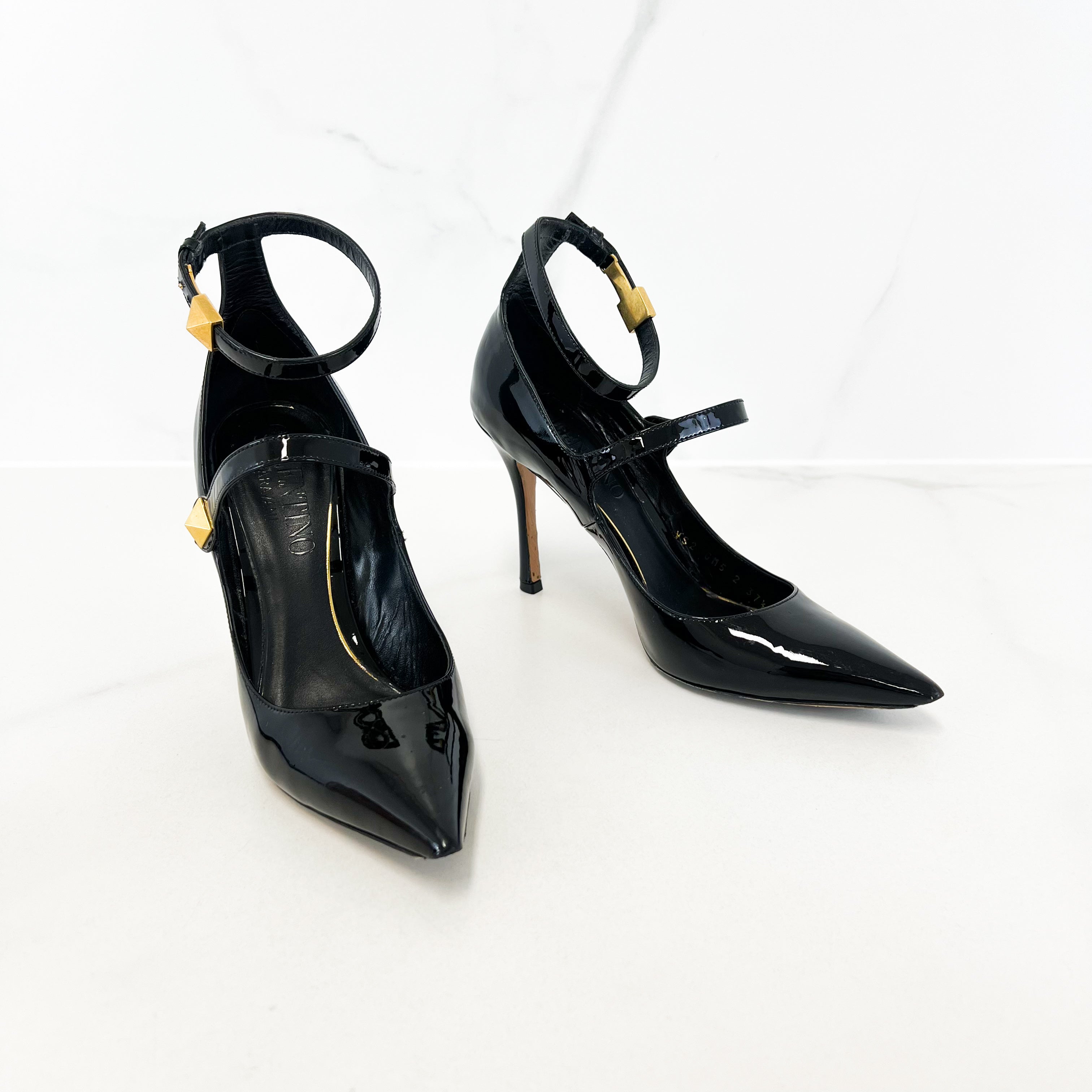Valentino Garavani Black Leather Tip Toe Pumps 100m Size 37.5