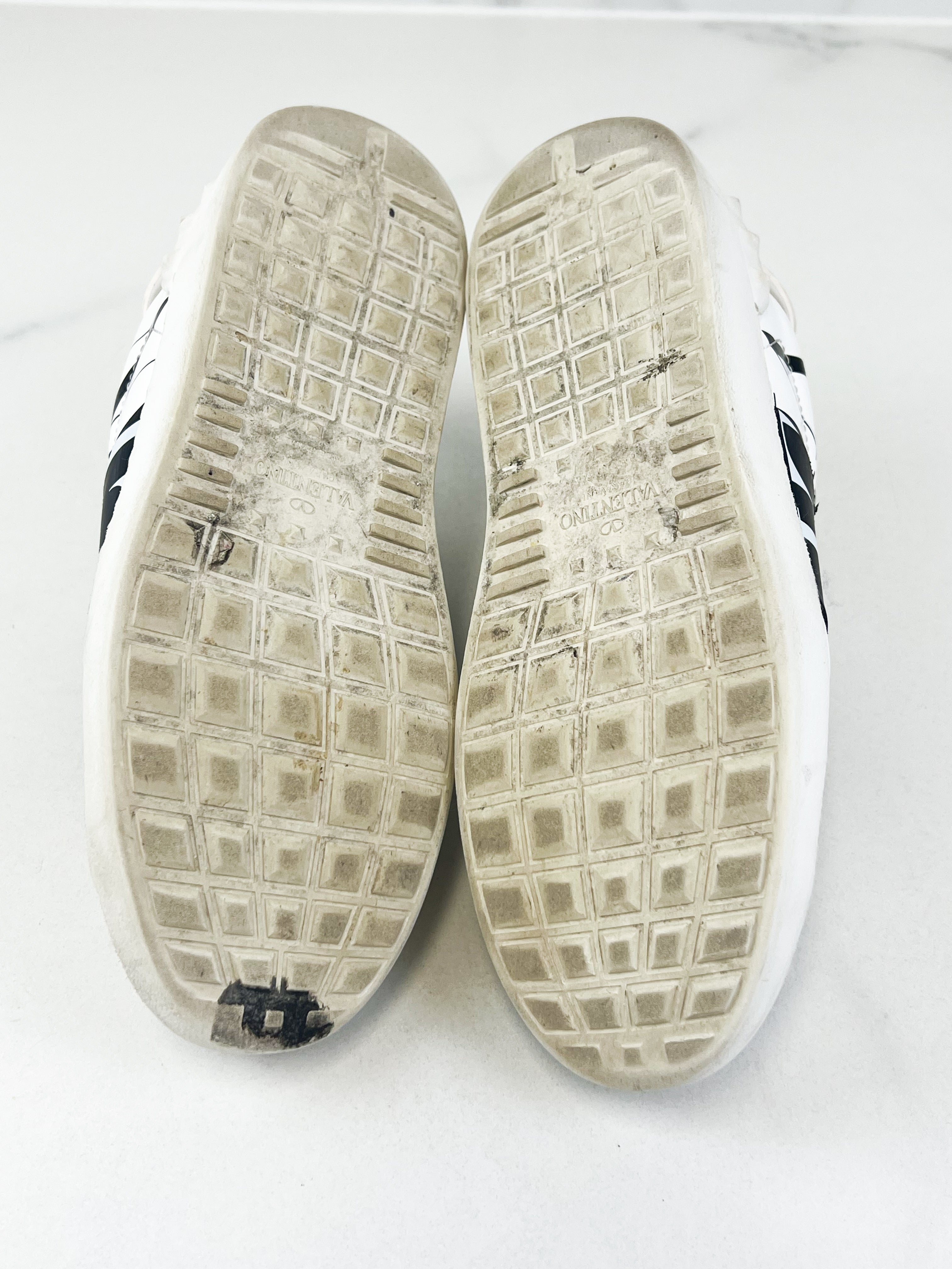 Valentino Garavani Open Leather Star Sneaker Size 37.5