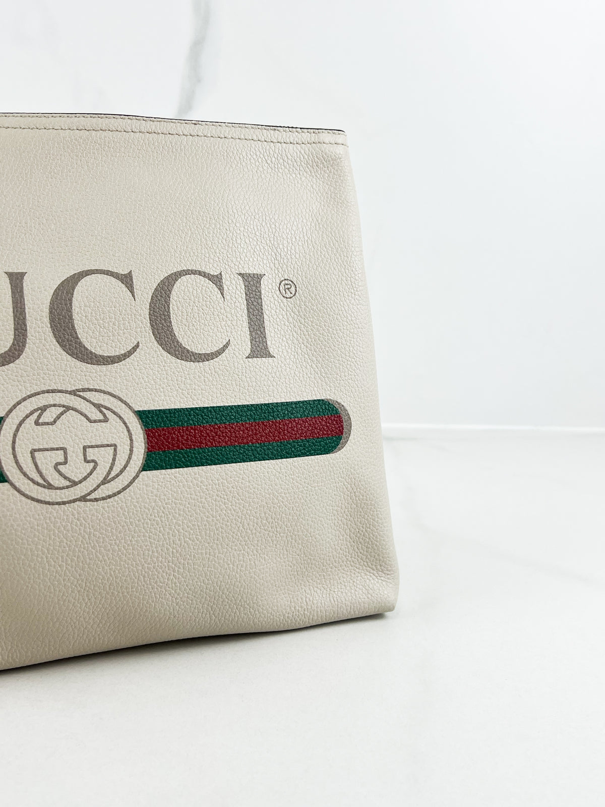 Gucci Bone Leather Logo Porforlio Pouch