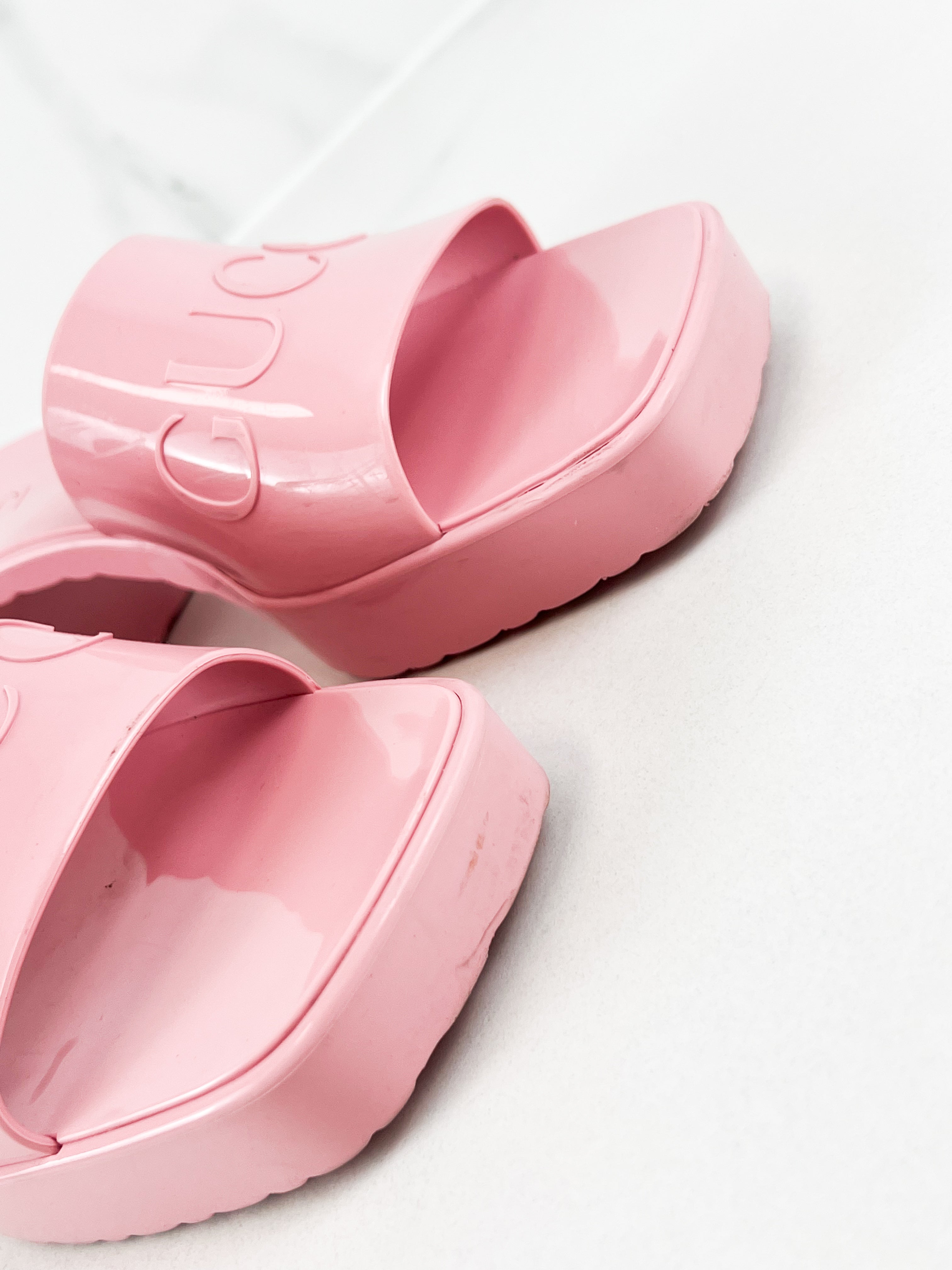 Gucci Block Heel Logo Rubber Sandal Size 38