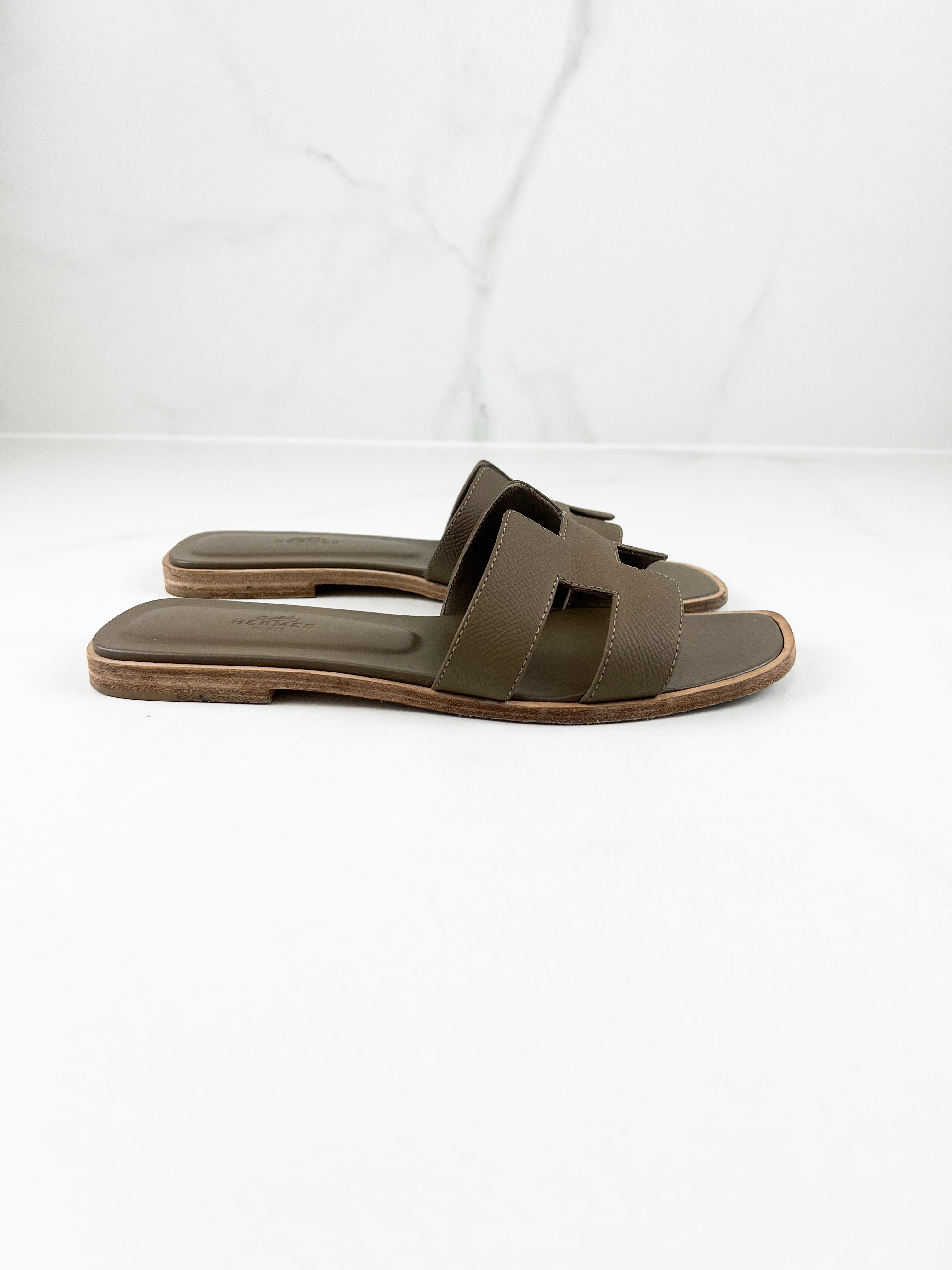 Hermes Oran Sandal in Epsom Etoupe 38