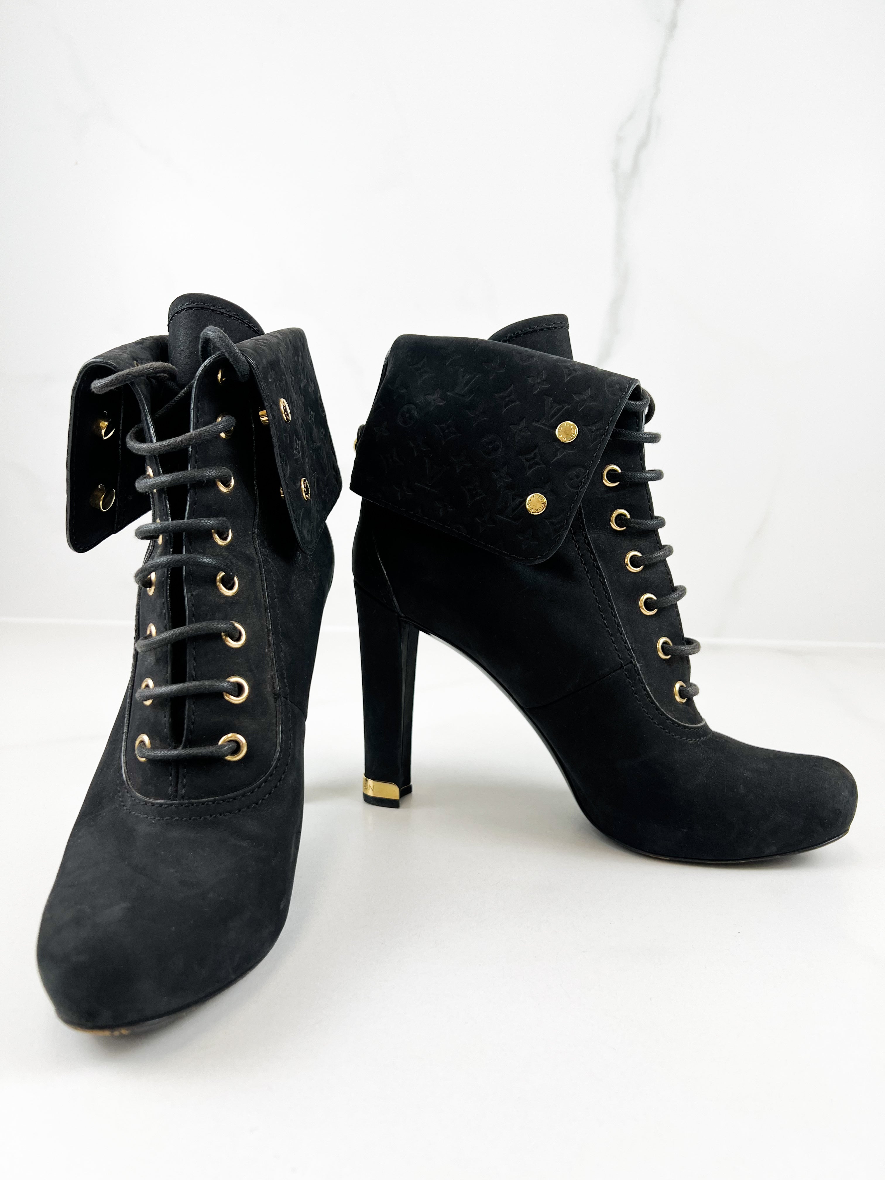 Louis Vuitton Starlet Monogram Embossed Nubuck Ankle Size 39.5