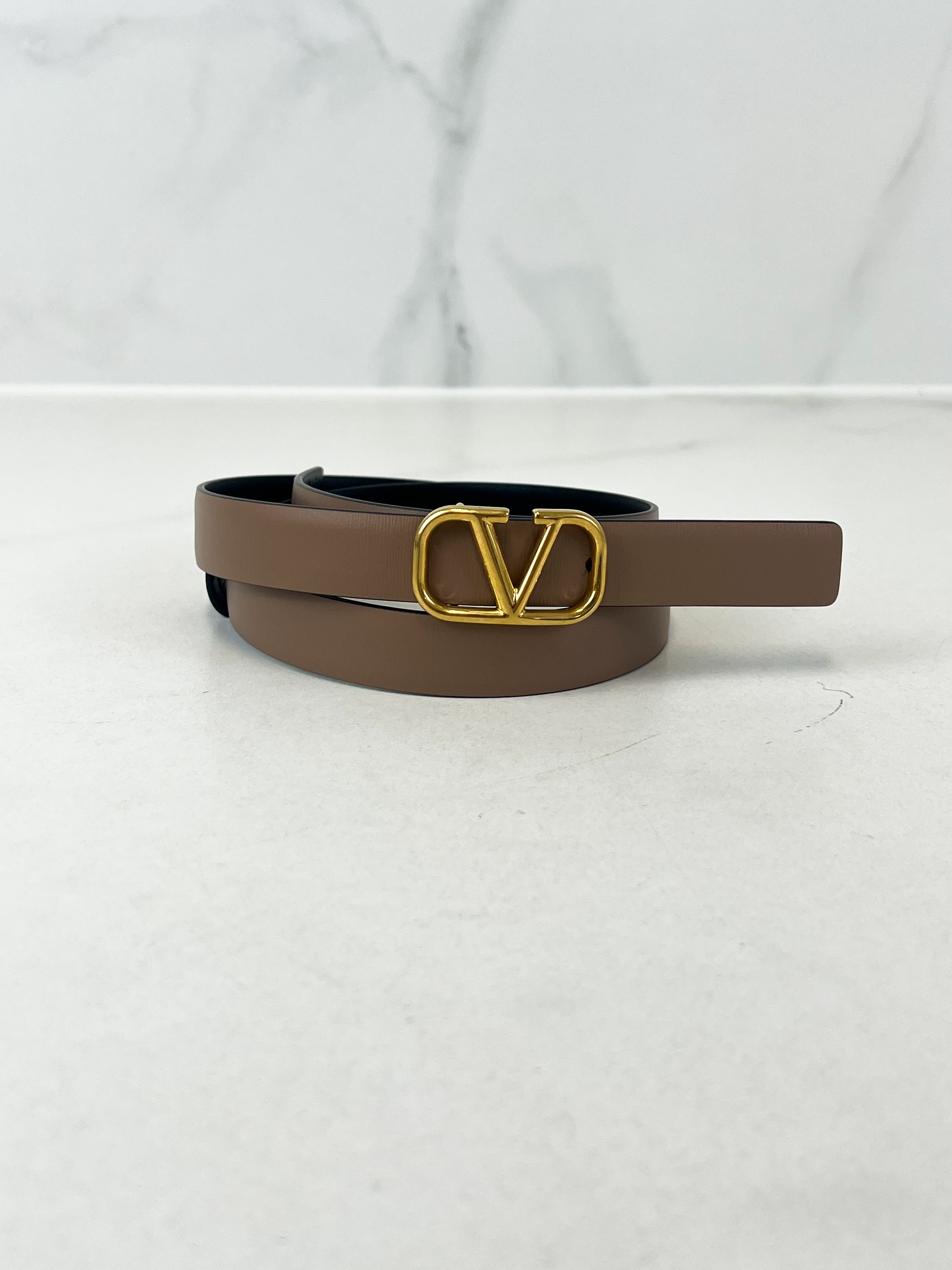 Valentino Reversible VLogo Belt in Calfskin Size 75